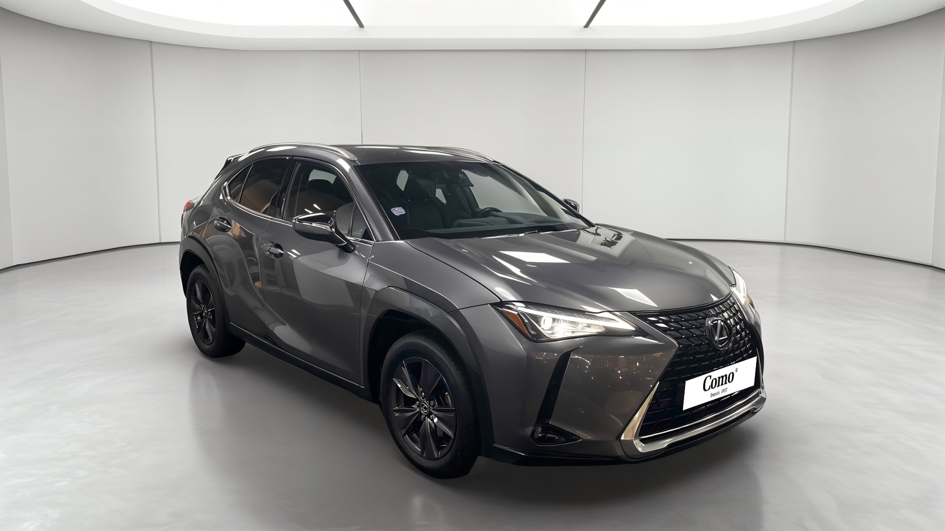 Lexus UX 250h 2WD Luxe — 3/4 avant droit