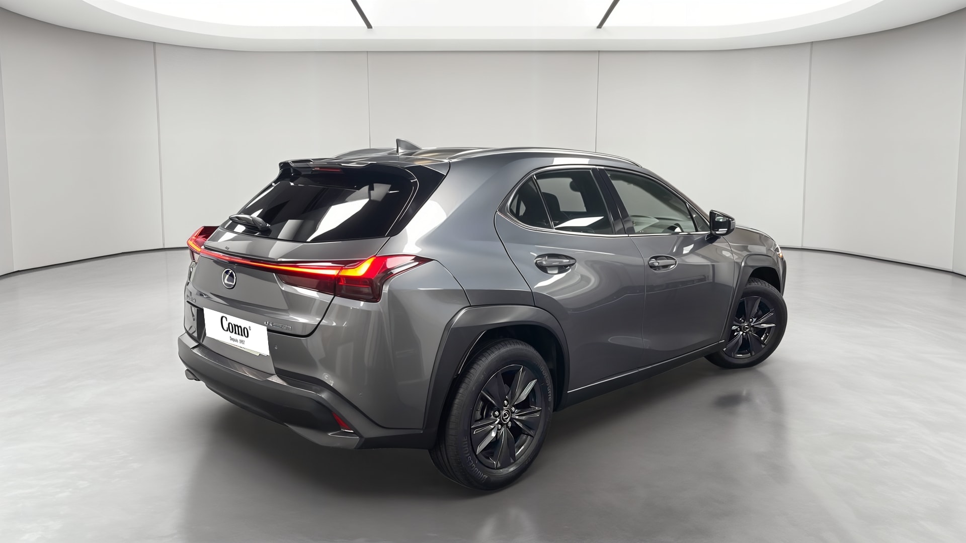 Lexus UX 250h 2WD Luxe — 3/4 arrière droit