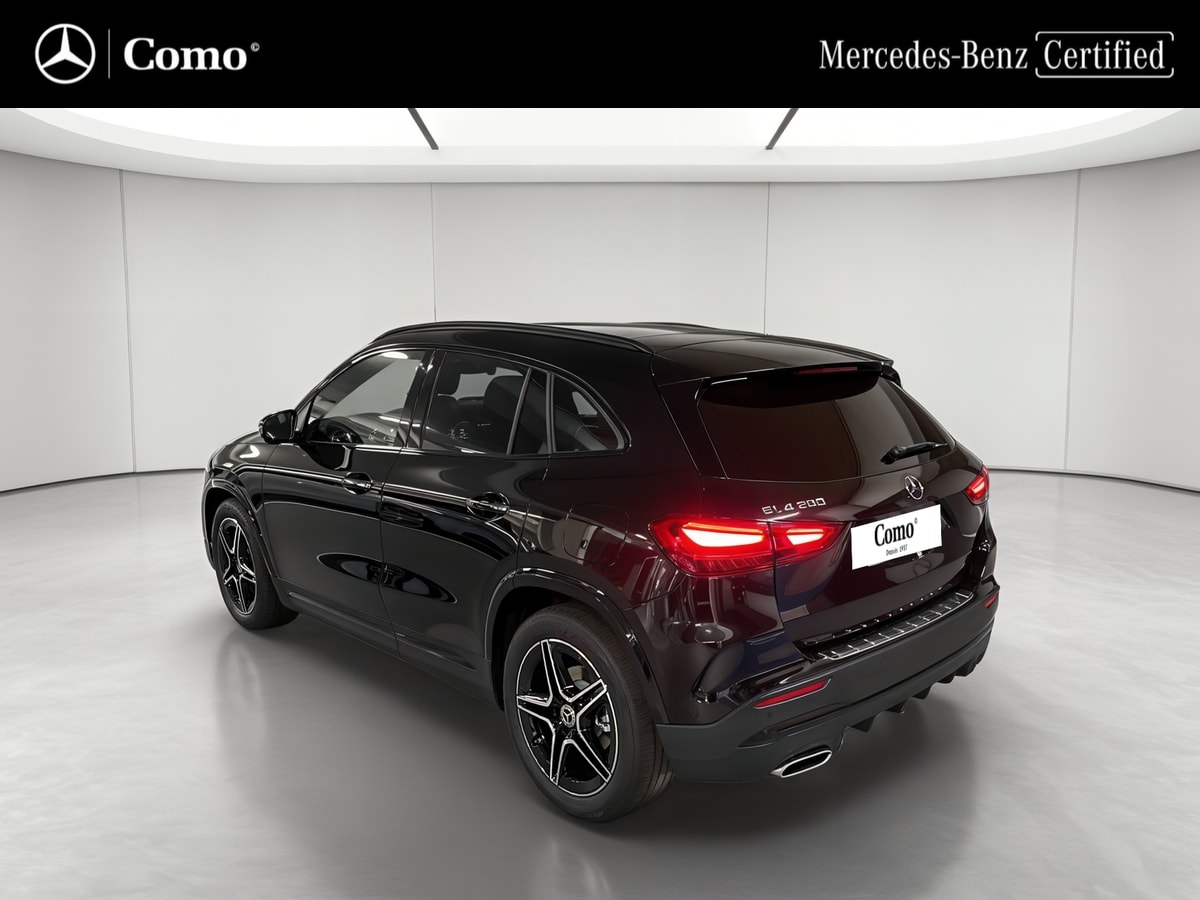 Mercedes-Benz GLA 200 7G-DCT AMG Line — 3/4 arrière gauche