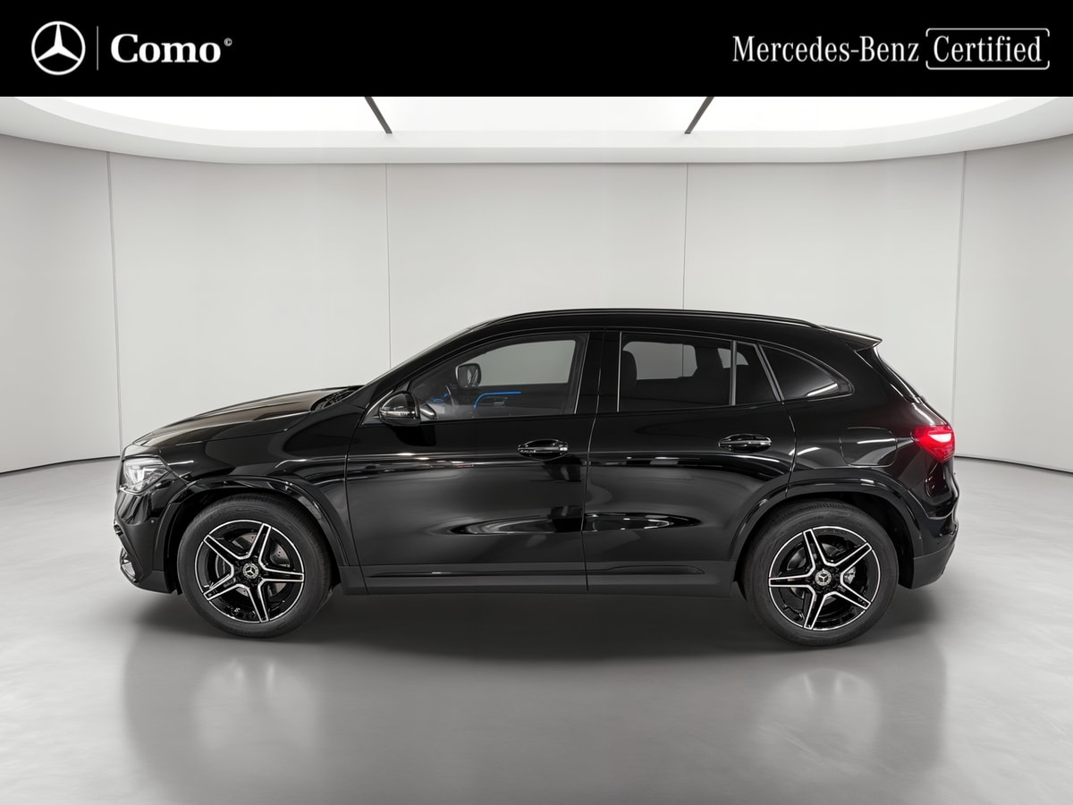 Mercedes-Benz GLA 200 7G-DCT AMG Line — Profil gauche
