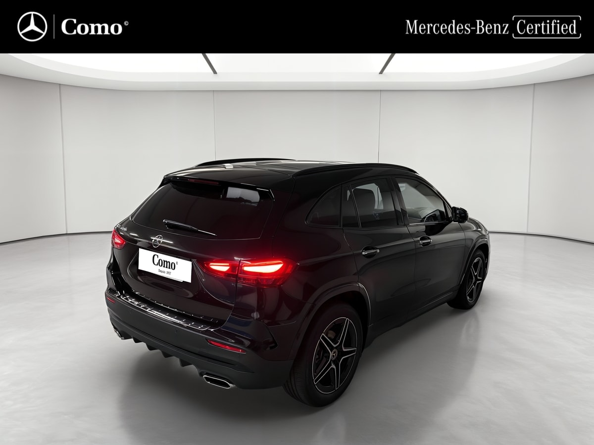 Mercedes-Benz GLA 200 7G-DCT AMG Line — 3/4 arrière droit