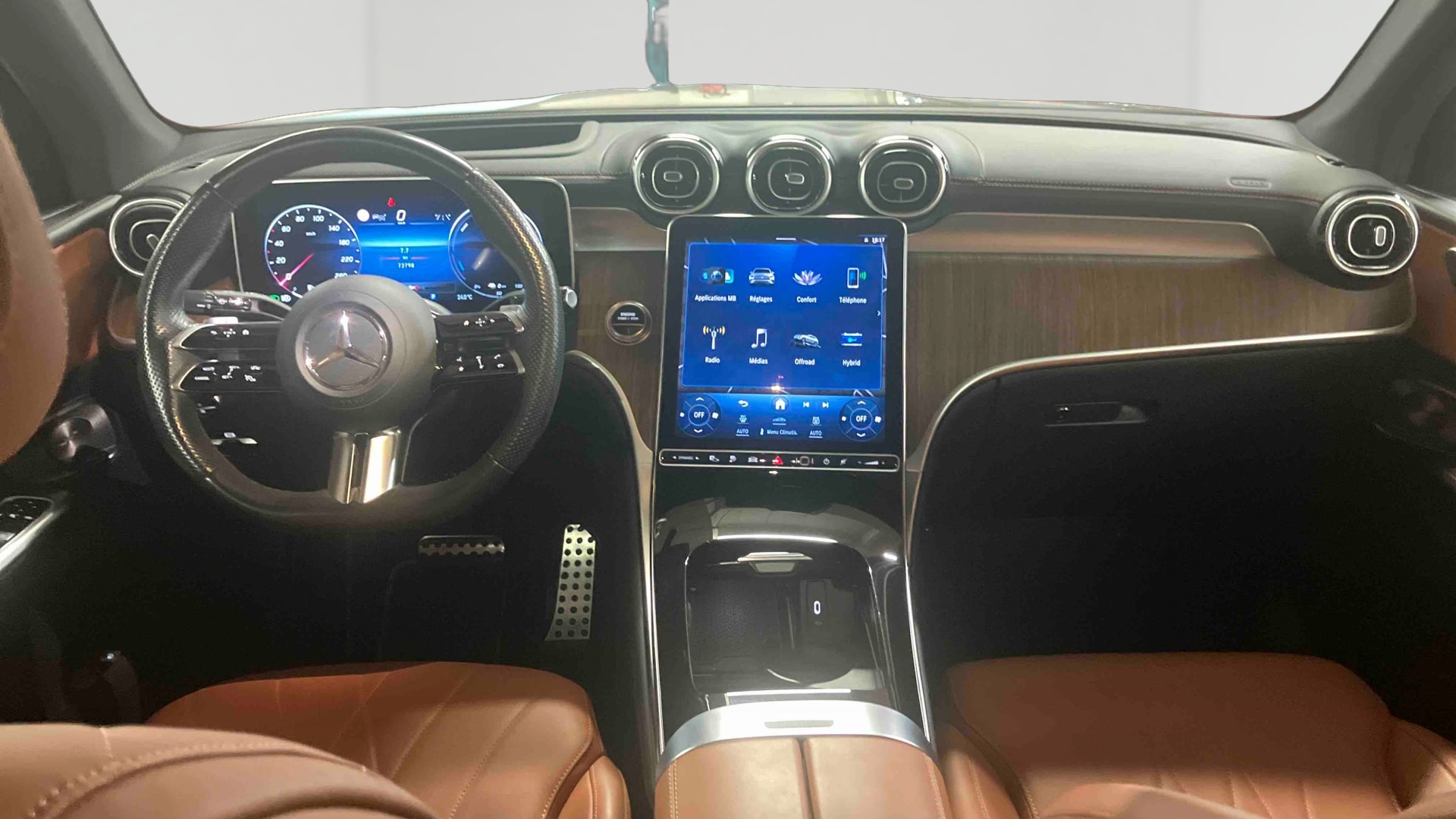 Mercedes-Benz GLC 400 e 9G-Tronic 4Matic AMG Line — Planche de bord