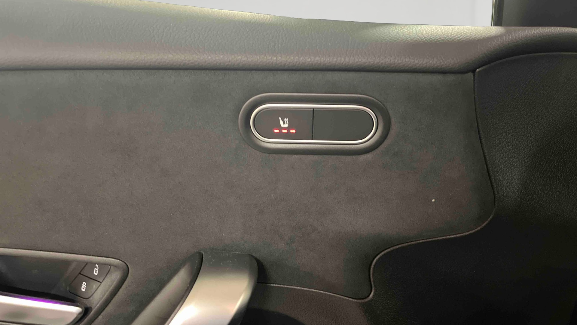 Mercedes-Benz Classe A 180 AMG Line — photo 18