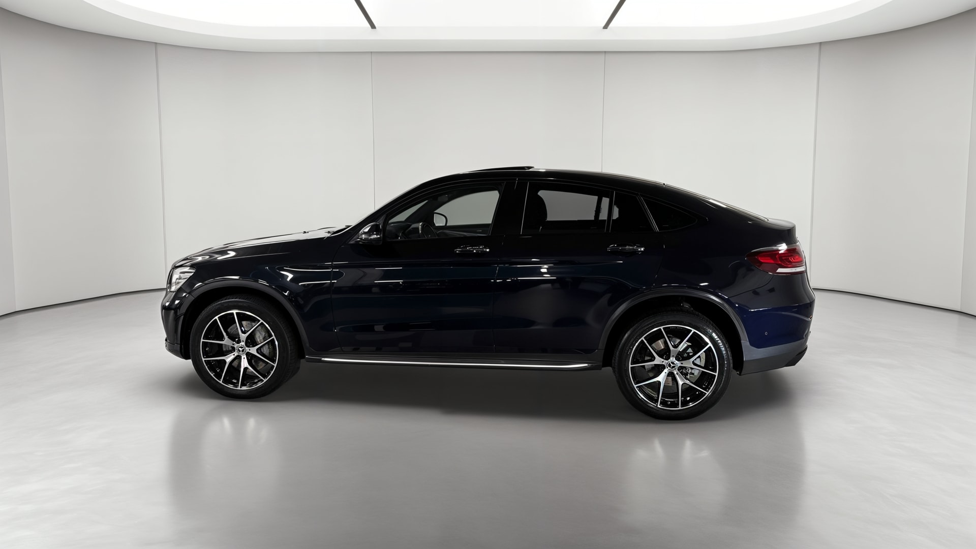 Mercedes-Benz GLC Coupé 300 e 9G-Tronic 4Matic AMG Line — Profil gauche