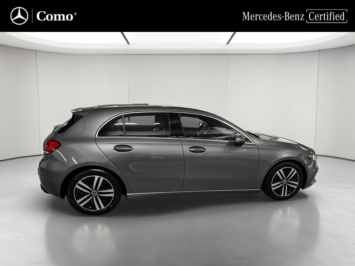 Mercedes-Benz Classe A 180 d 8G-DCT Progressive Line — Profil droit