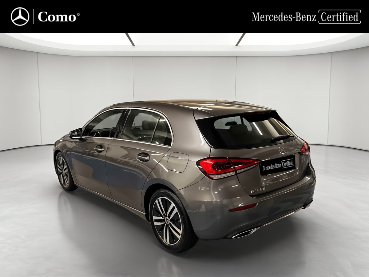 Mercedes-Benz Classe A 180 d 8G-DCT Progressive Line — 3/4 arrière gauche