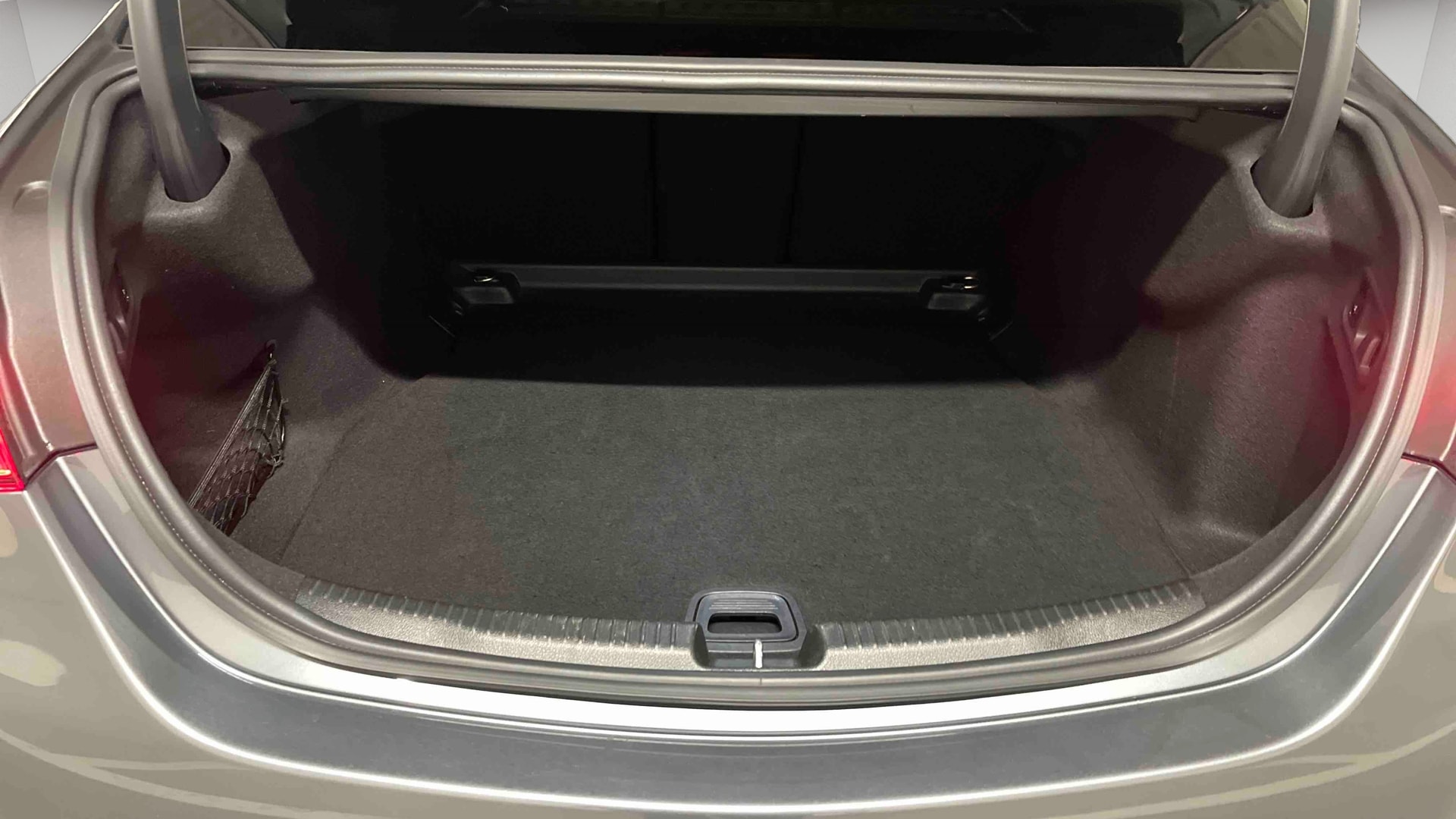 Mercedes-Benz Classe C 200 d 9G-Tronic AMG Line — Coffre