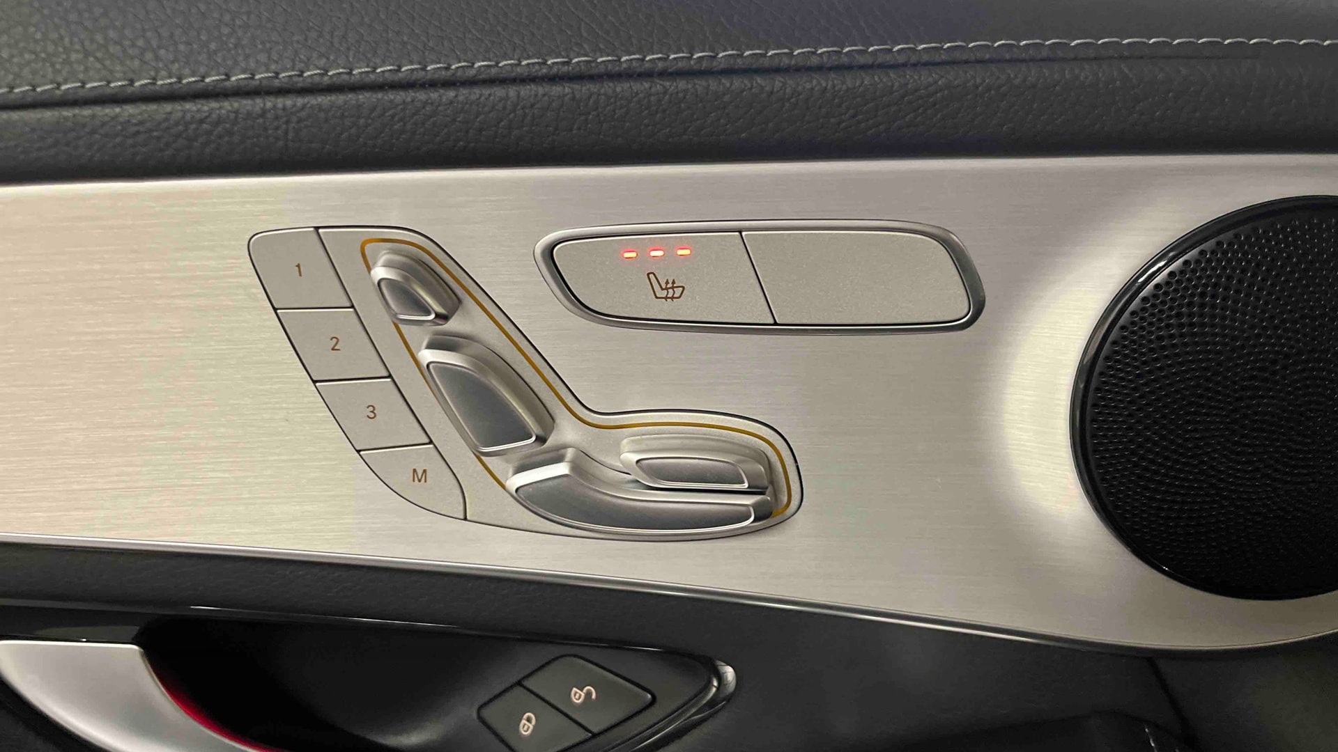 Mercedes-Benz GLC Coupé 300 e 9G-Tronic 4Matic AMG Line — photo 17