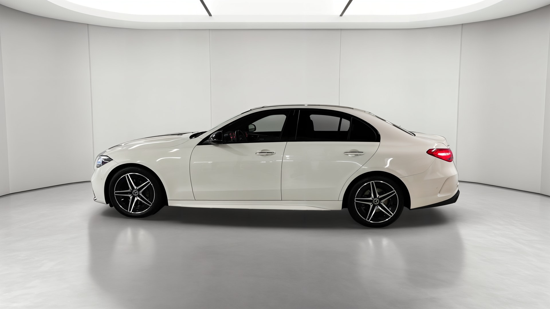 Mercedes-Benz Classe C 220 d 9G-Tronic AMG Line — Profil gauche