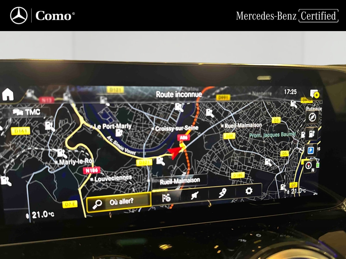Mercedes-Benz EQB 250+ AMG Line — photo 15