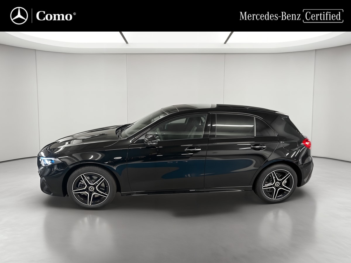 Mercedes-Benz Classe A 250 e Hybrid EQ AMG Line — Profil gauche