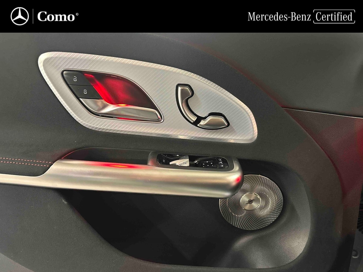 Mercedes-Benz GLB 200 4MATIC Business Line Executive — Siège arrière gauche