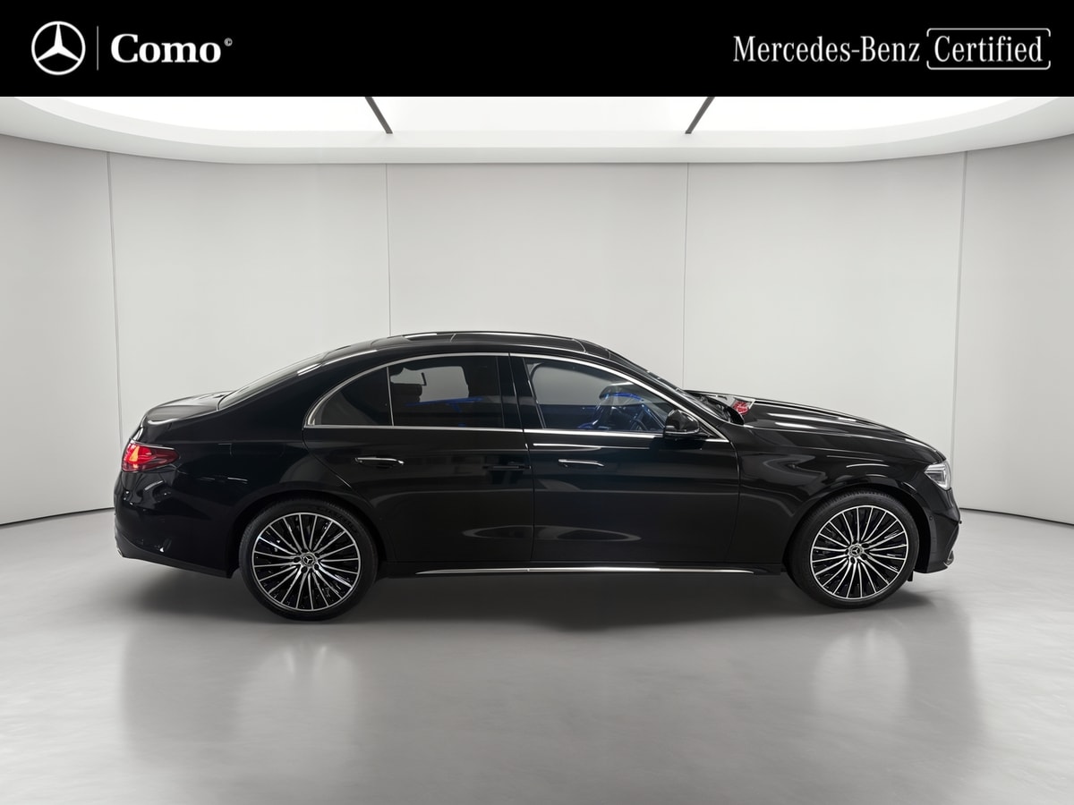 Mercedes-Benz Classe E 300 e Hybrid EQ 9G-Tronic AMG Line + — Profil droit