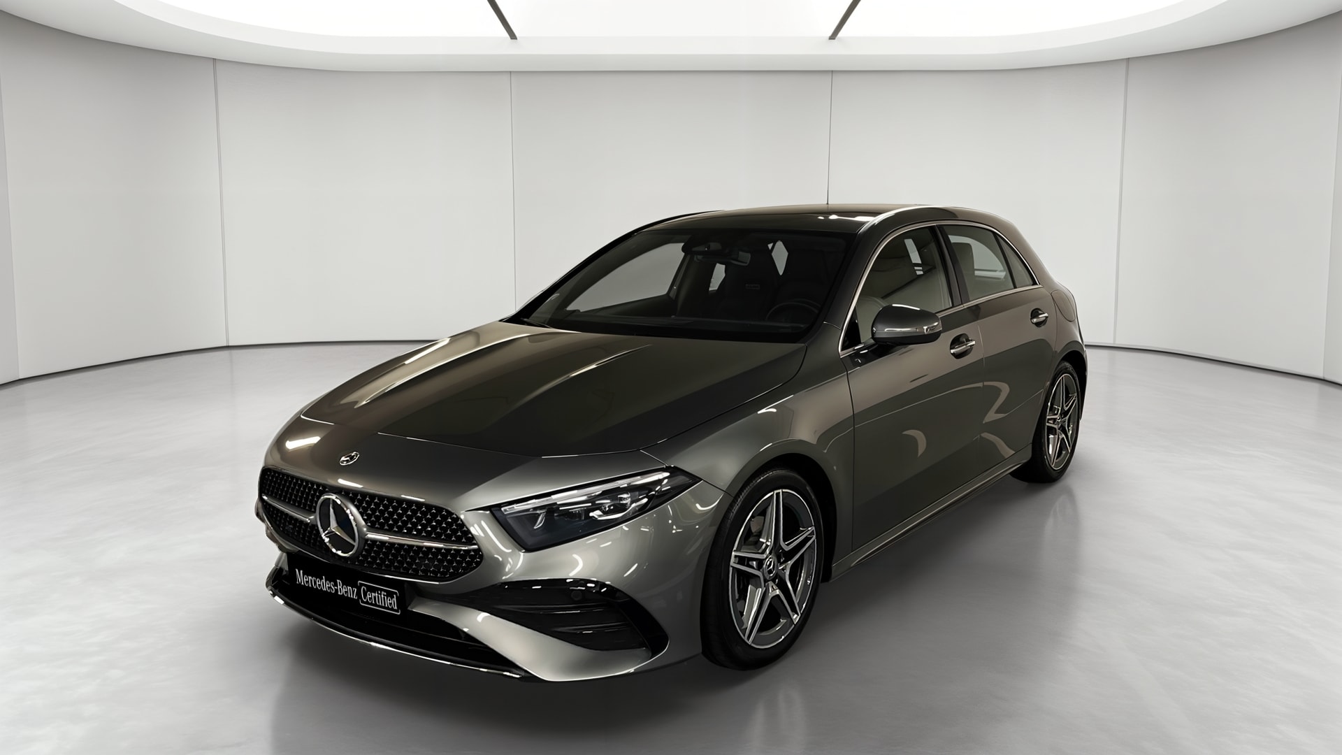 Mercedes-Benz Classe A 180 AMG Line — 3/4 avant gauche