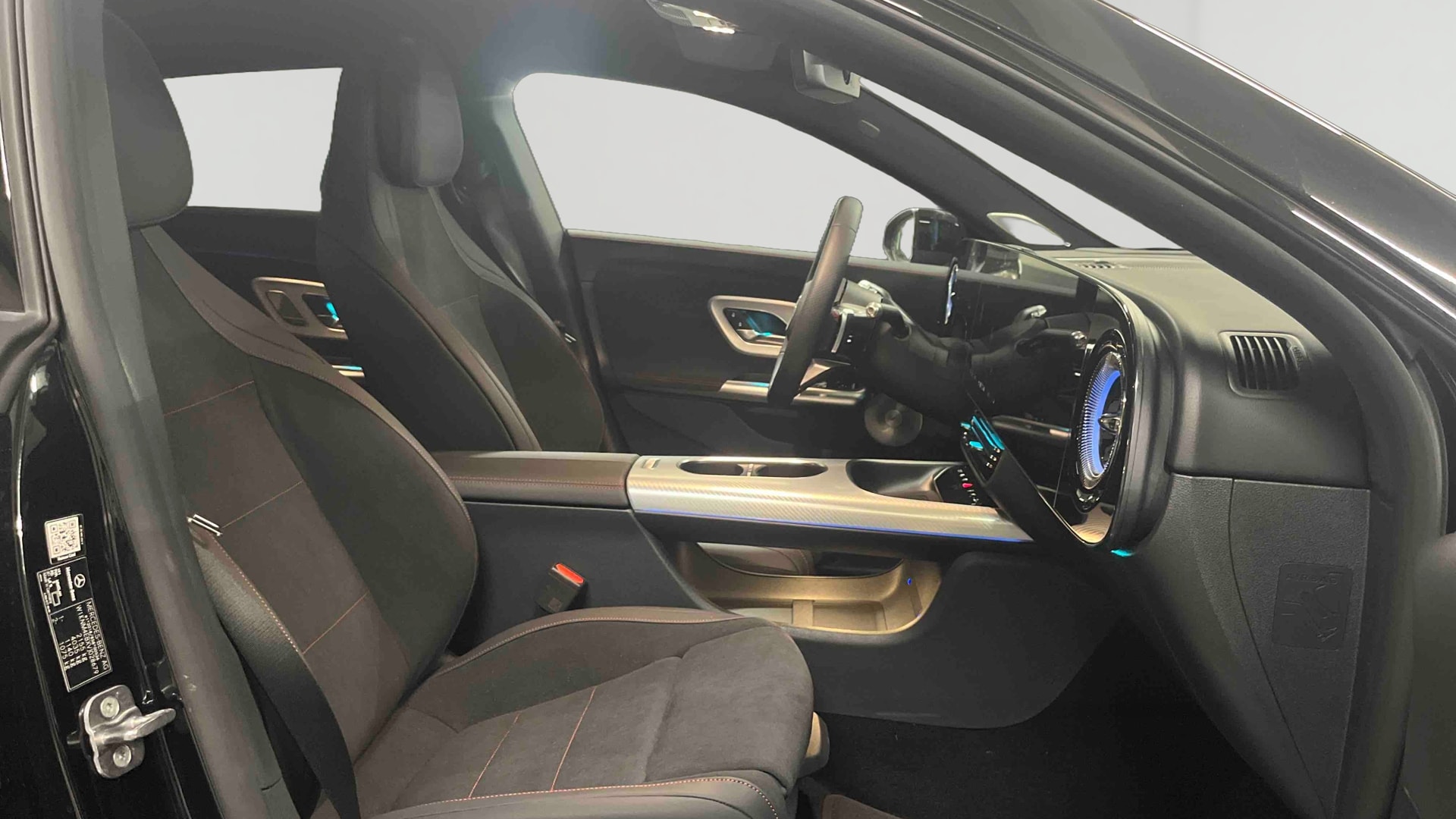 Mercedes-Benz CLA Shooting Brake 200 AMG Line — Poste de pilotage