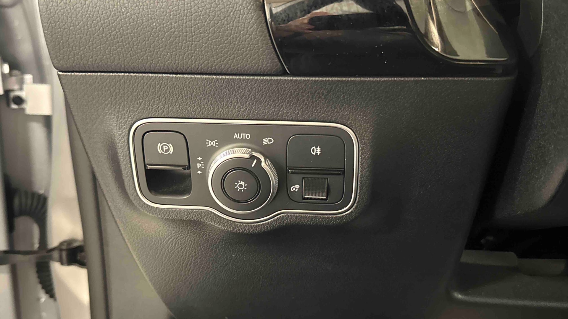 Mercedes-Benz Classe B 200 7G-DCT AMG Line Edition — photo 17