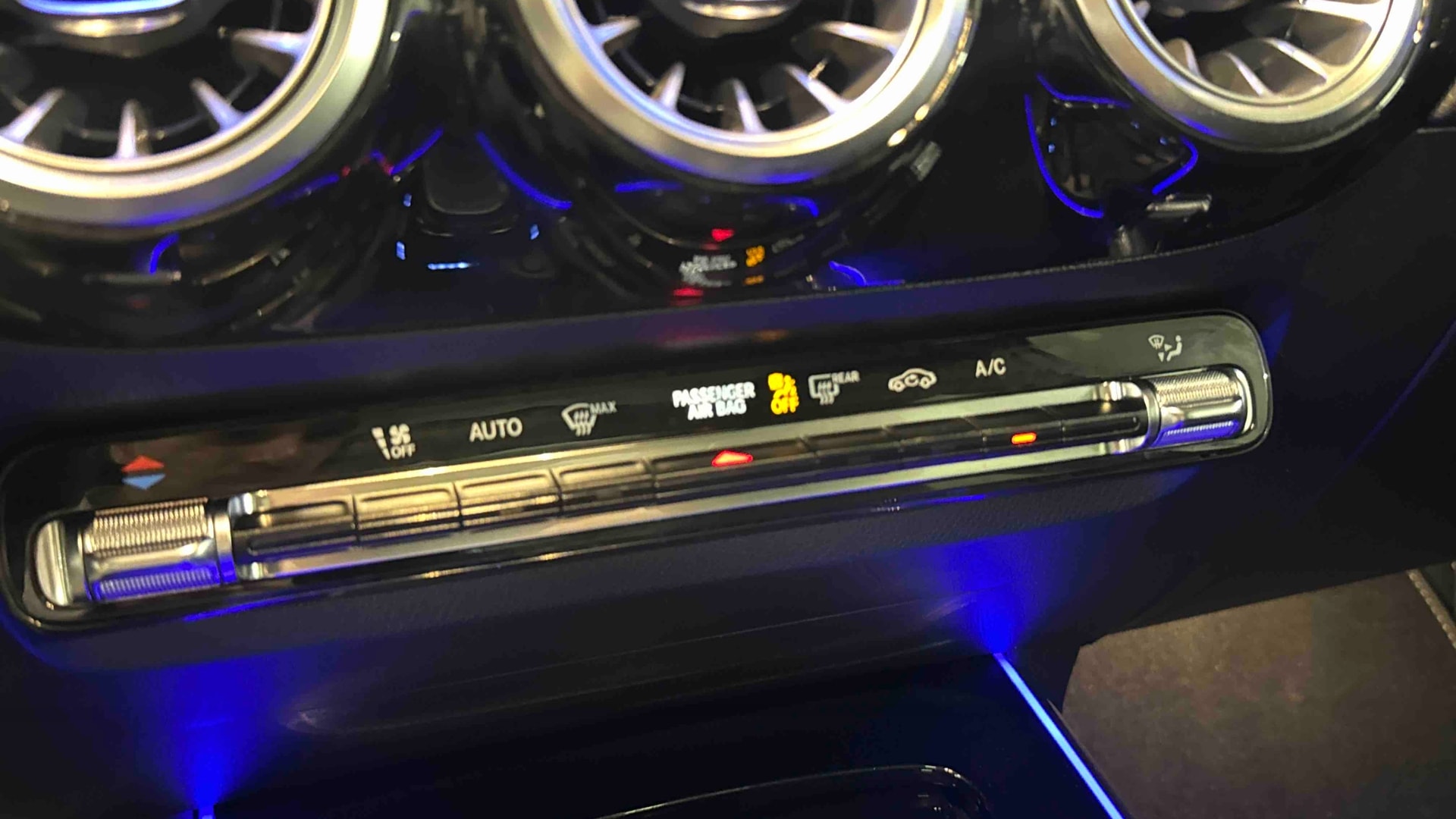 Mercedes-Benz Classe B 200 7G-DCT AMG Line Edition — photo 20