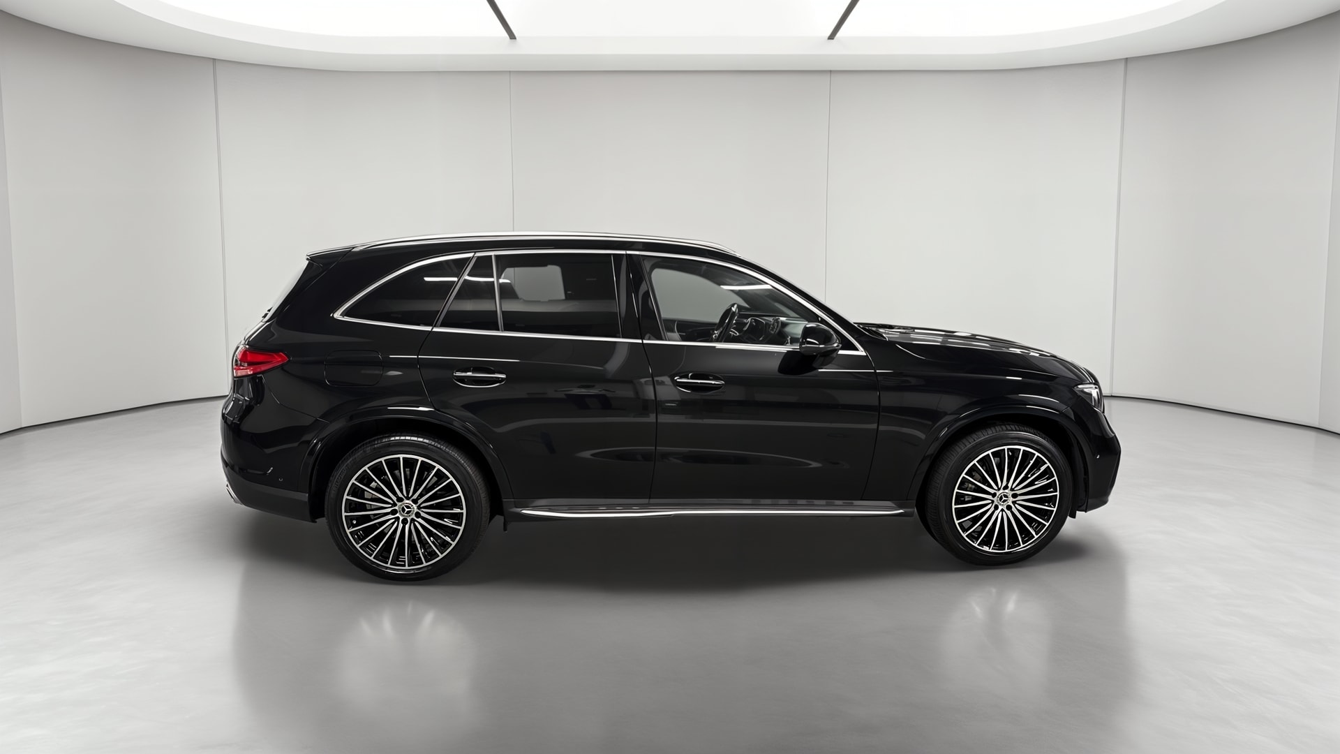 Mercedes-Benz GLC 300 e 9G-Tronic 4Matic AMG Line — Profil droit