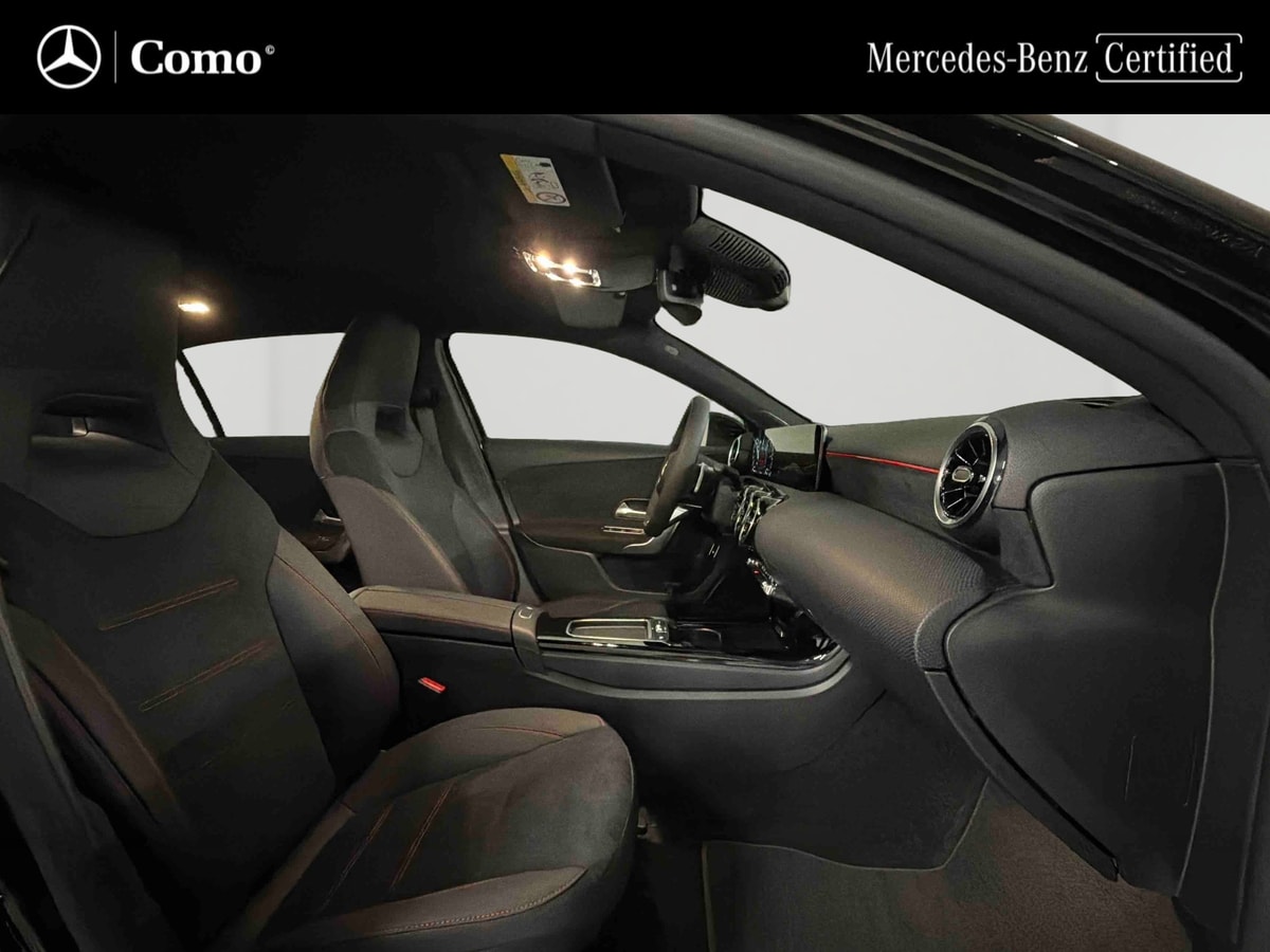 Mercedes-Benz Classe A 250 e Hybrid EQ Edition 140 — Poste de pilotage