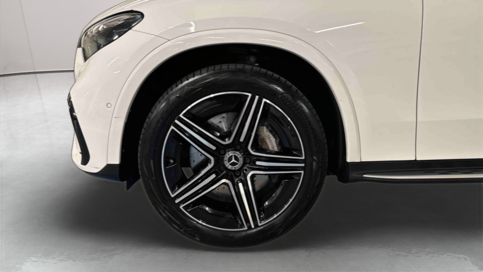 Mercedes-Benz GLC 400 e 9G-Tronic 4Matic AMG Line — Pneu avant gauche