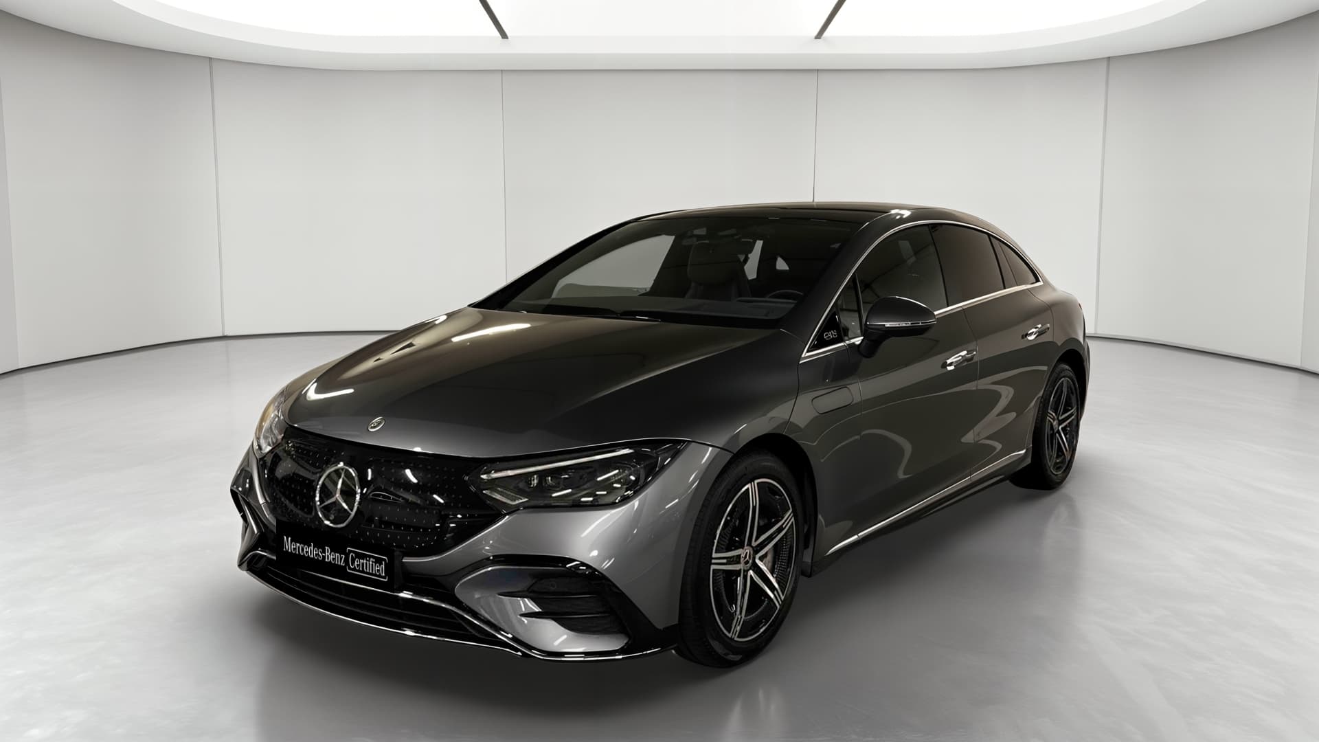 Mercedes-Benz EQE 350+ AMG Line — 3/4 avant gauche