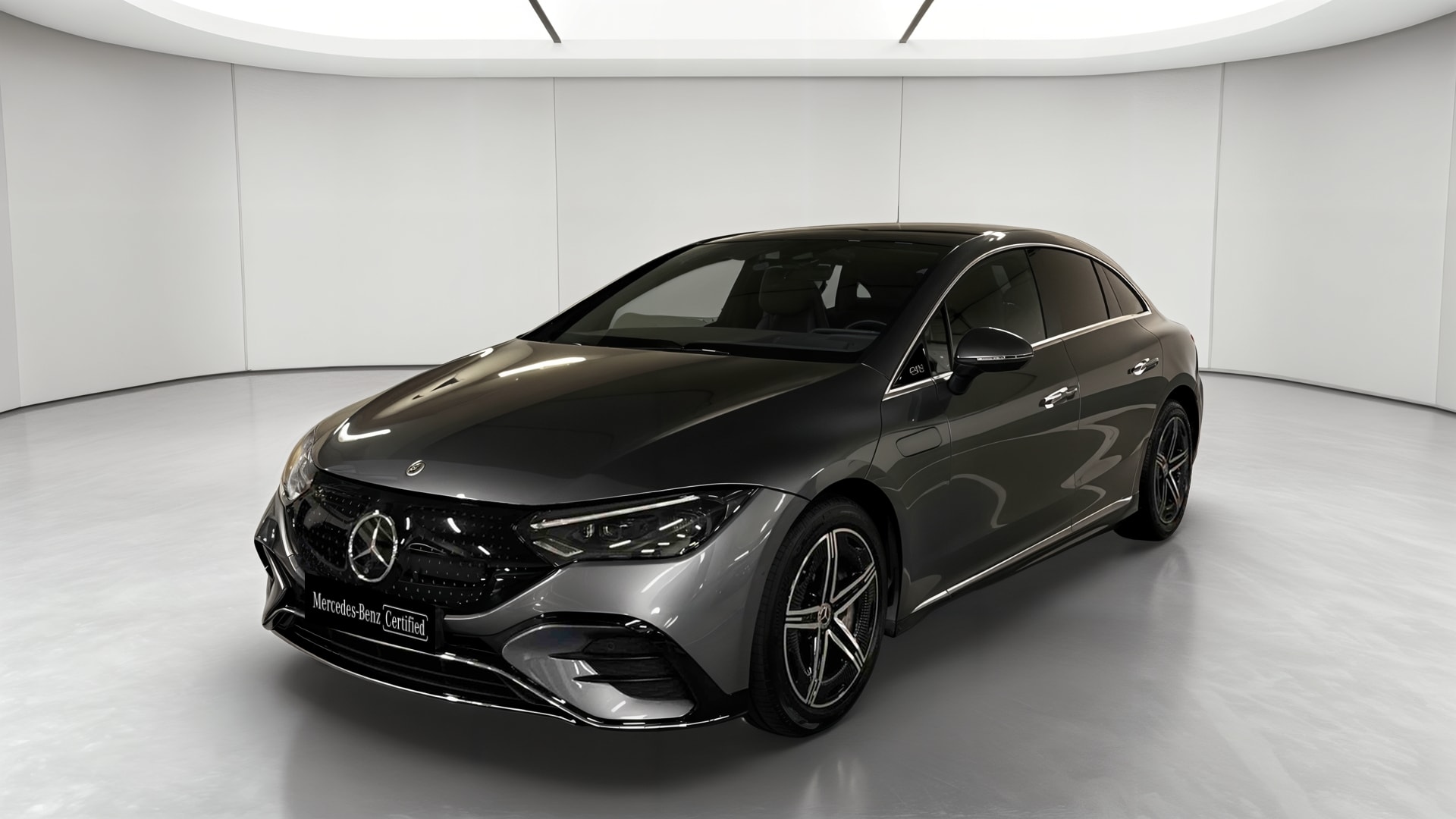 Mercedes-Benz EQE 350+ AMG Line — 3/4 avant gauche