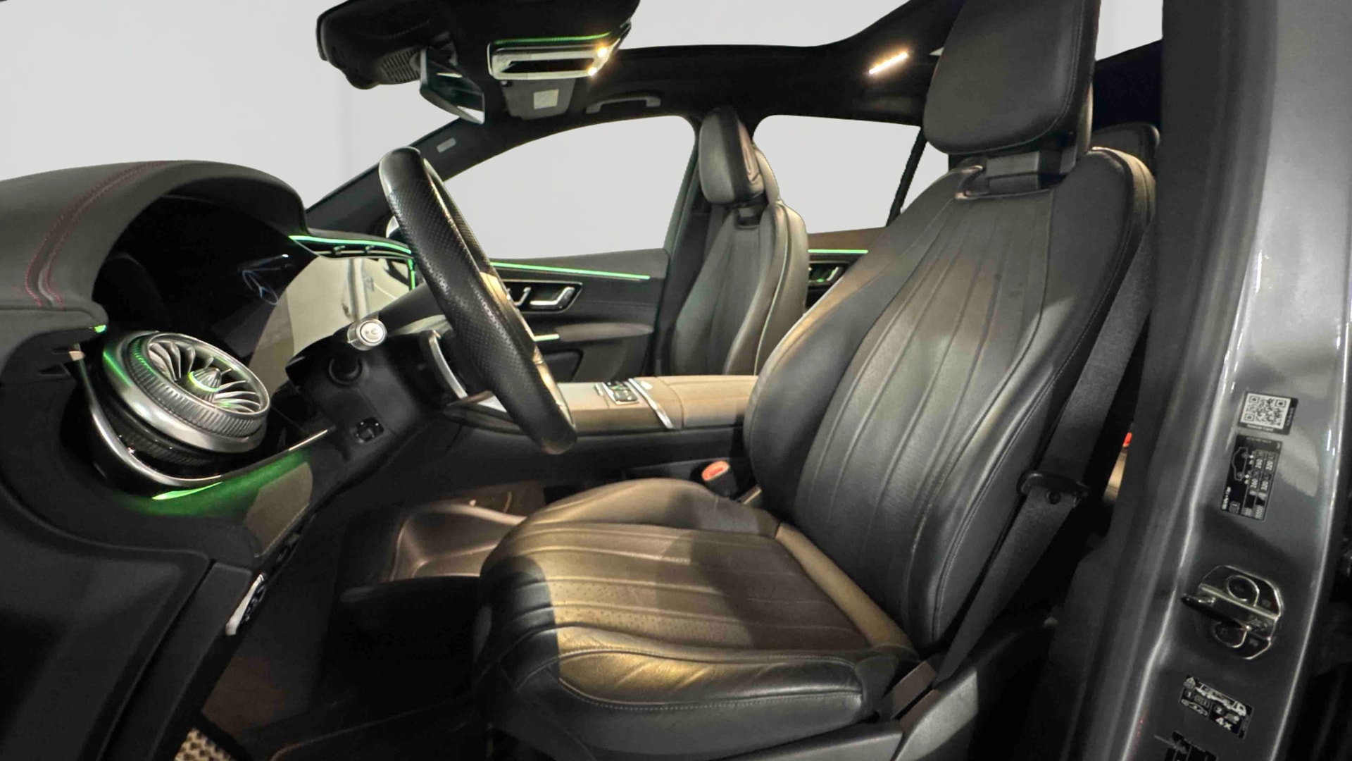 Mercedes-Benz EQS SUV 580 4Matic AMG Line — Siège conducteur
