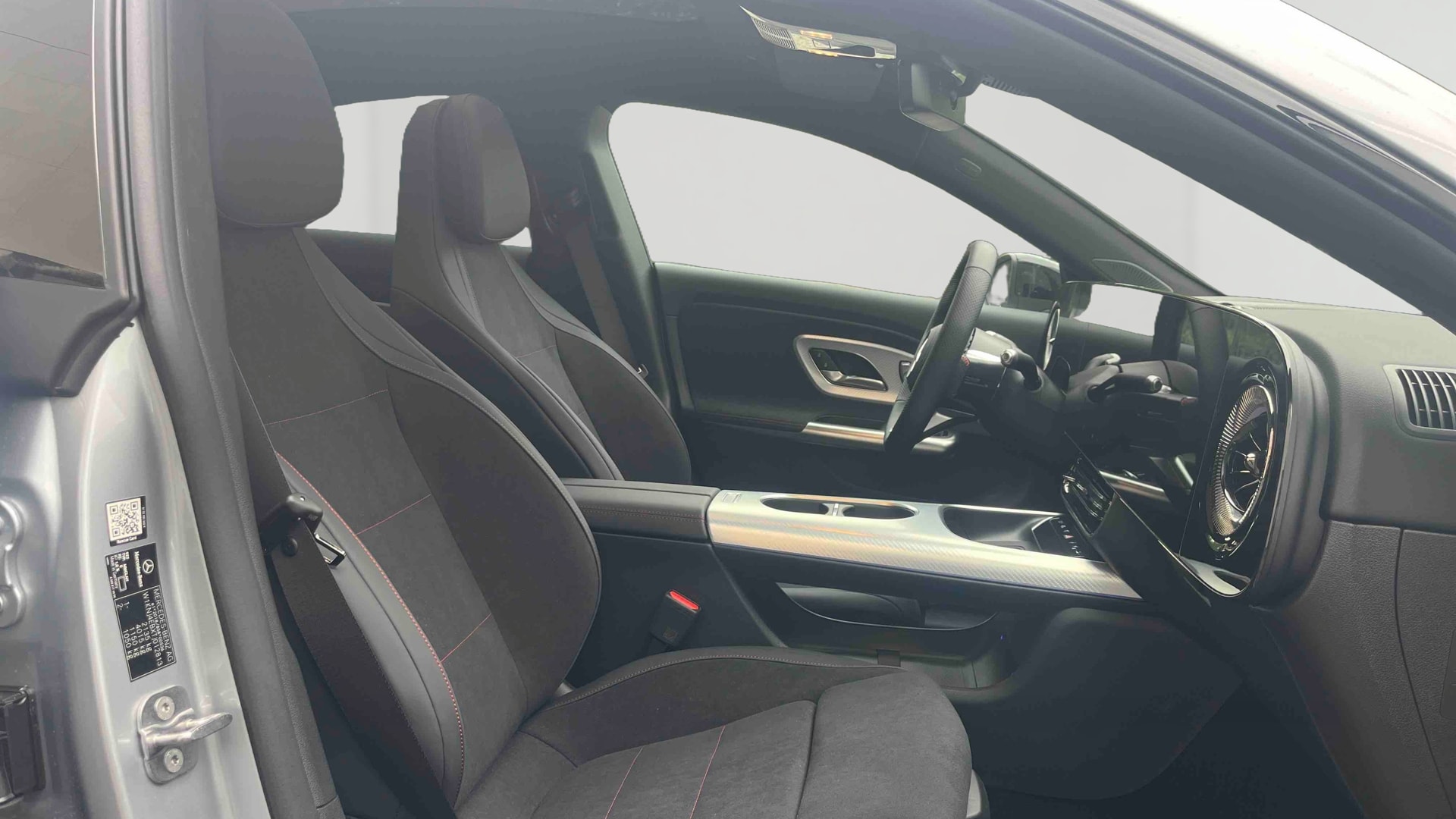 Mercedes-Benz CLA 200 8F-eDCT AMG Line — Poste de pilotage