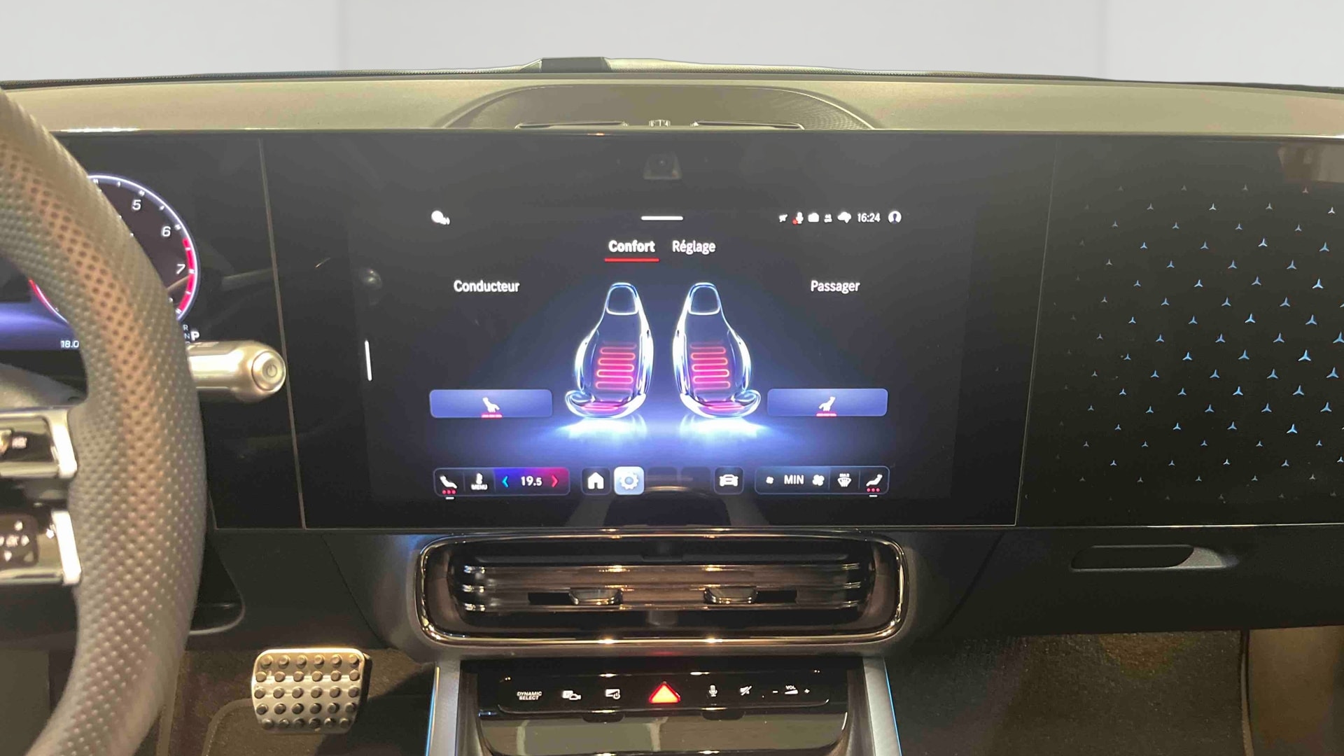 Mercedes-Benz CLA 200 8F-eDCT AMG Line — photo 18