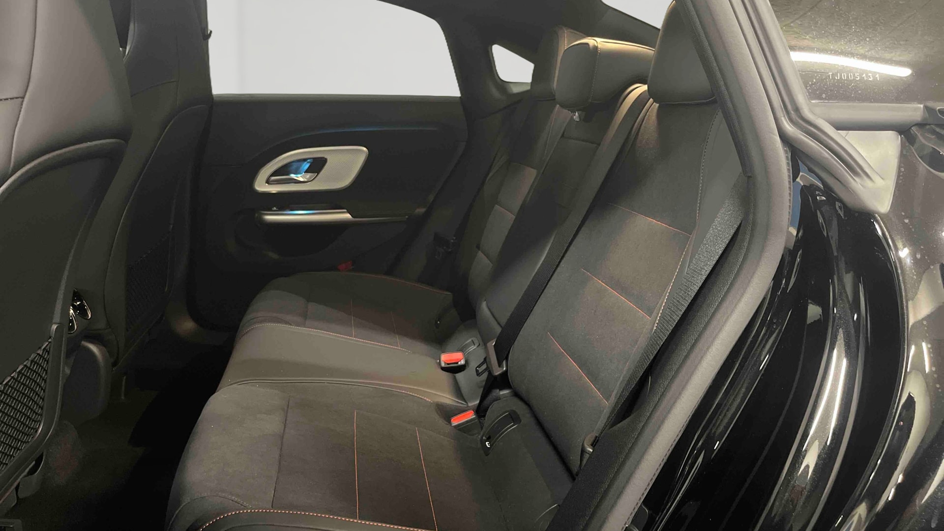 Mercedes-Benz CLA 200 8F-eDCT AMG Line — photo 15