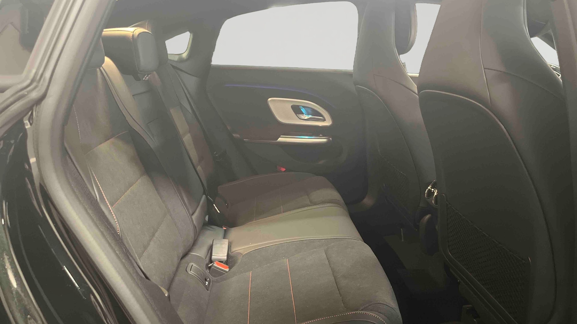 Mercedes-Benz CLA 200 8F-eDCT AMG Line — photo 14