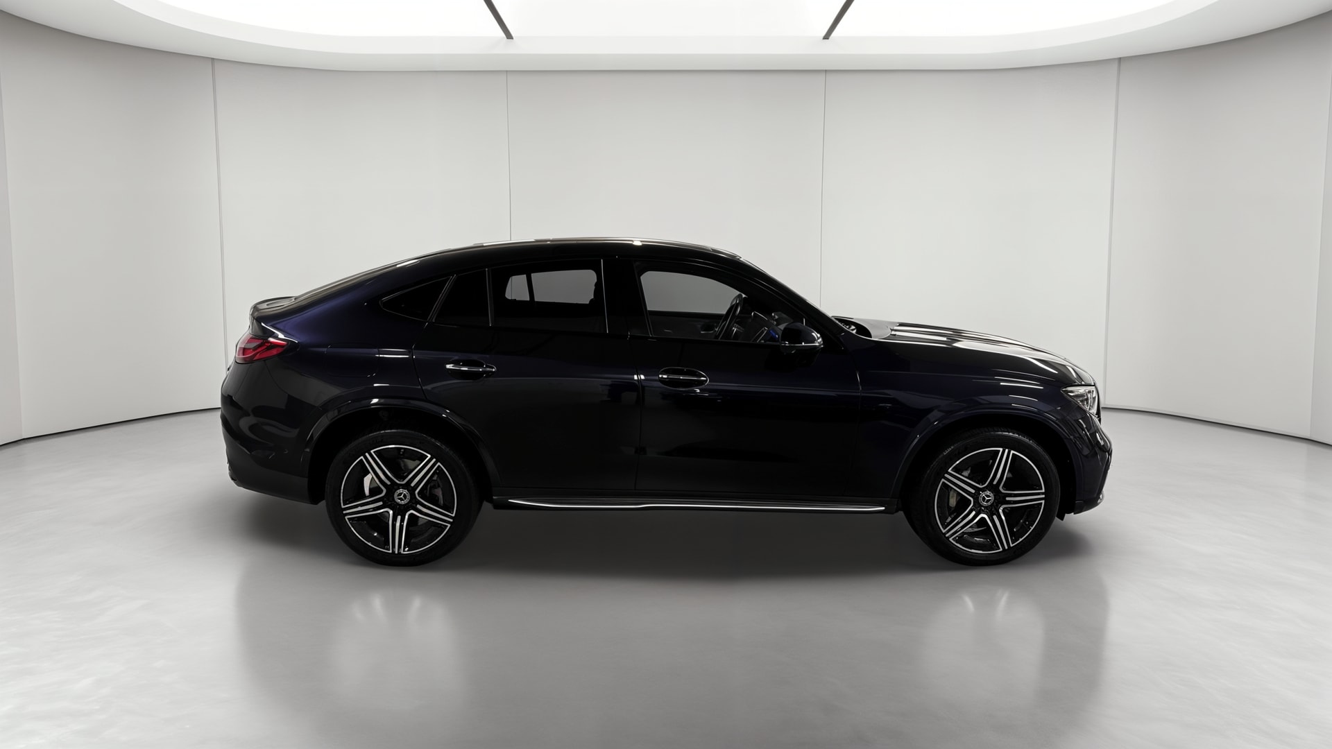 Mercedes-Benz GLC Coupe 300 e 9G-Tronic 4Matic AMG Line — Profil droit