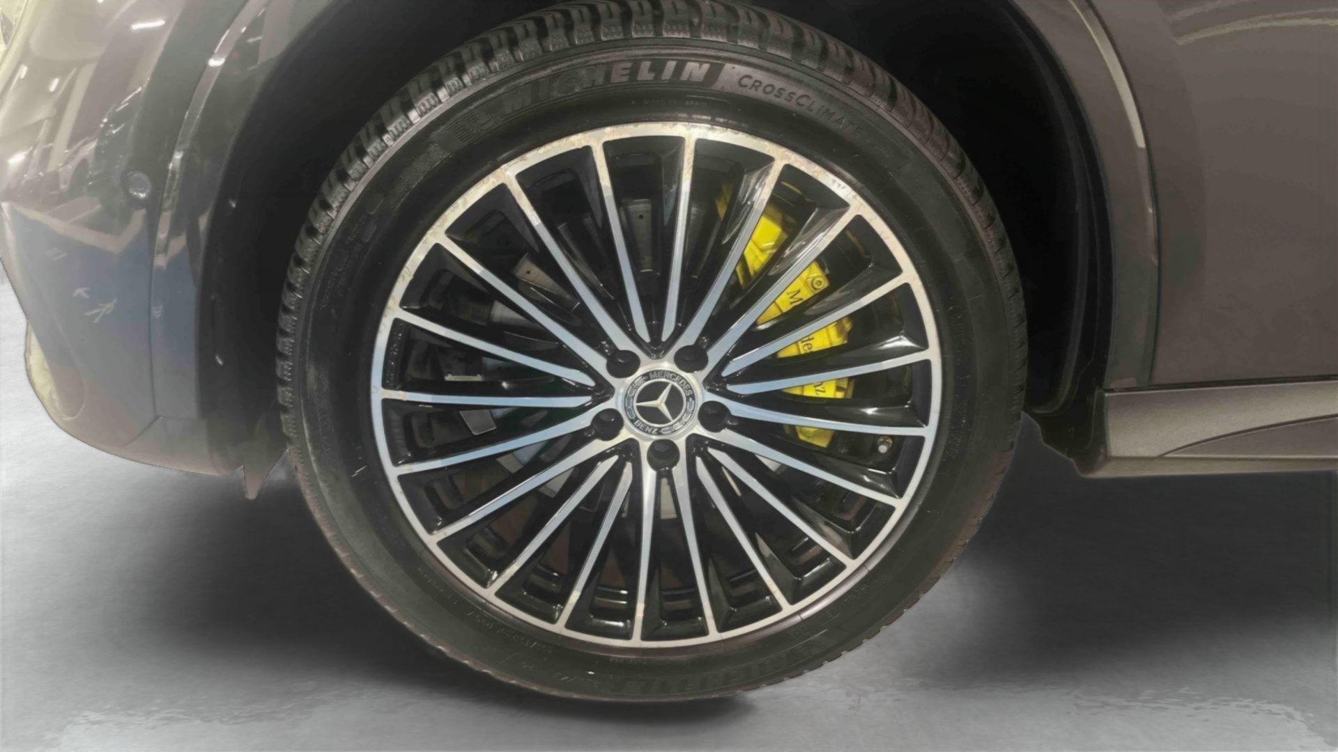 Mercedes-Benz GLC Coupe 400 e 9G-Tronic 4Matic AMG Line — Pneu avant gauche