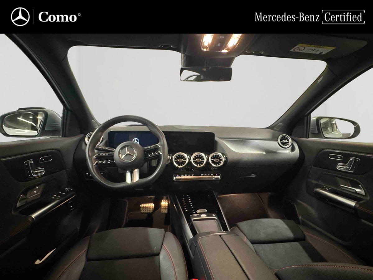 Mercedes-Benz GLA 200 7G-DCT AMG Line — Planche de bord