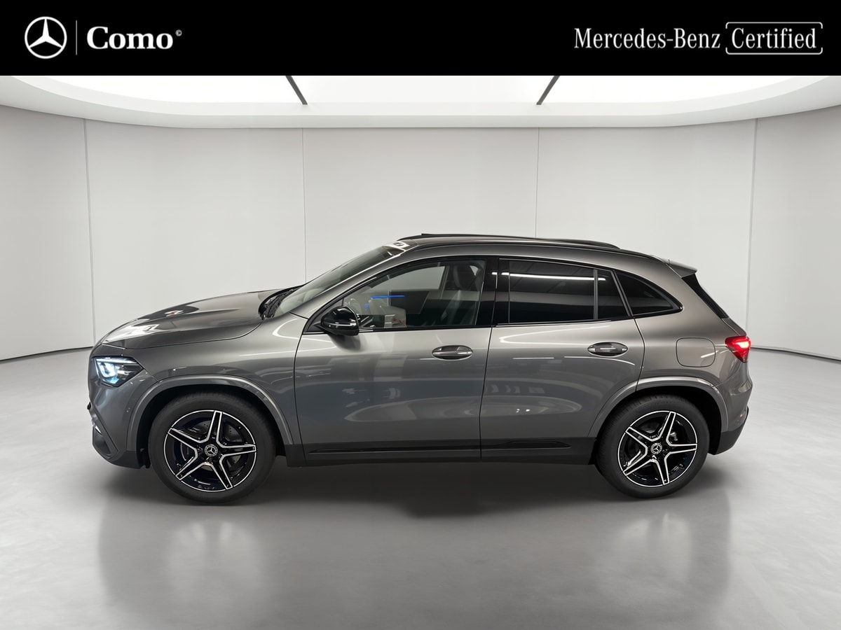 Mercedes-Benz GLA 200 7G-DCT AMG Line — Profil gauche