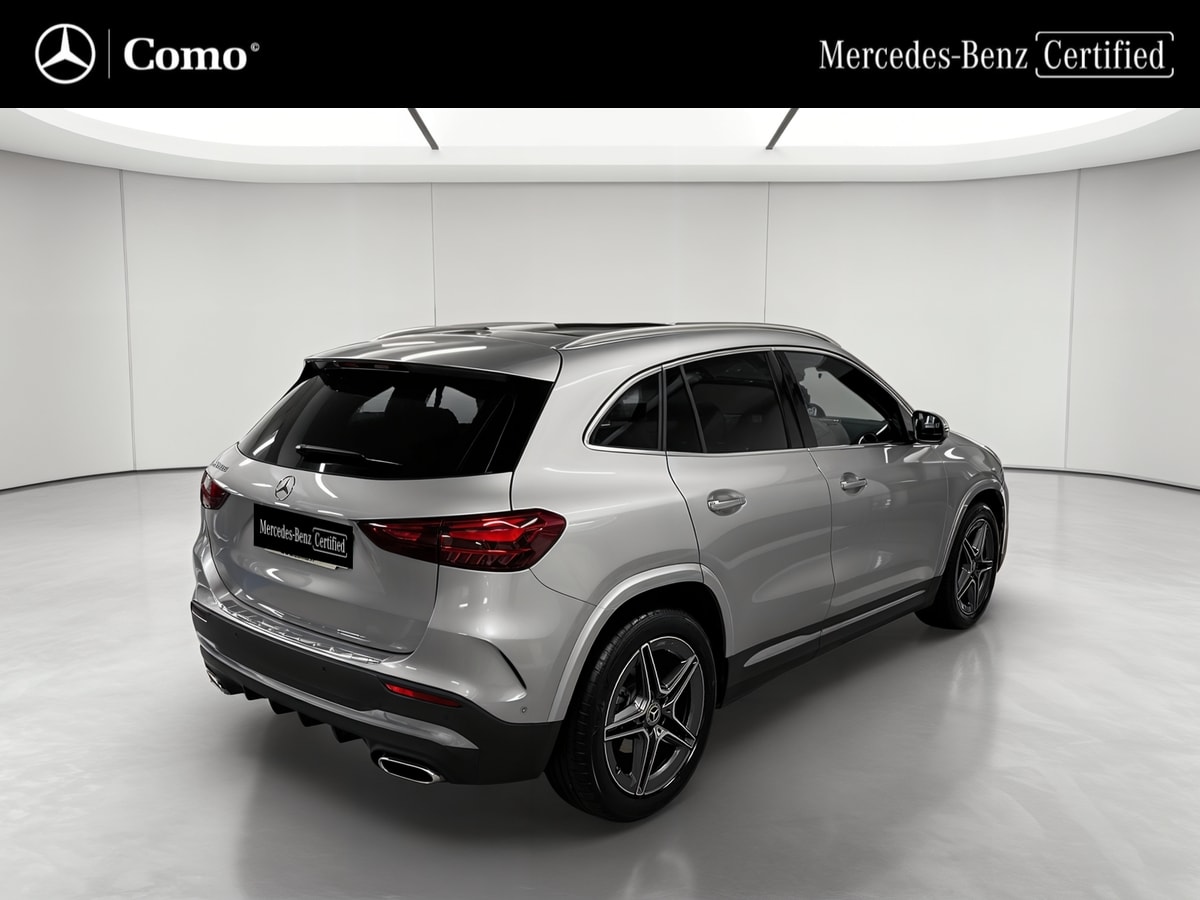 Mercedes-Benz GLA 200 7G-DCT AMG Line — 3/4 arrière droit