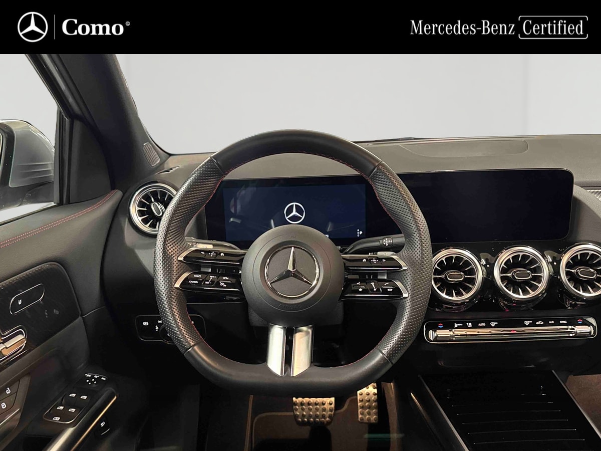 Mercedes-Benz GLA 200 7G-DCT AMG Line — Poste de pilotage