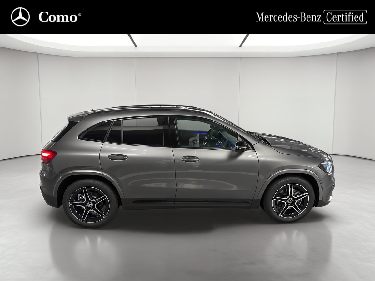 Mercedes-Benz GLA 200 7G-DCT AMG Line — Profil droit