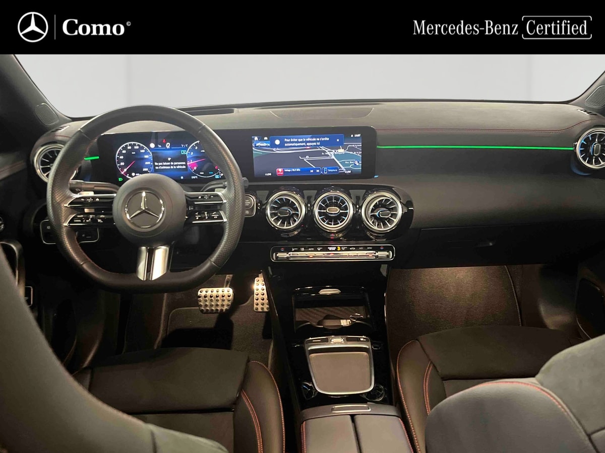 Mercedes-Benz CLA Coupé 200 7G-DCT AMG Line — Planche de bord