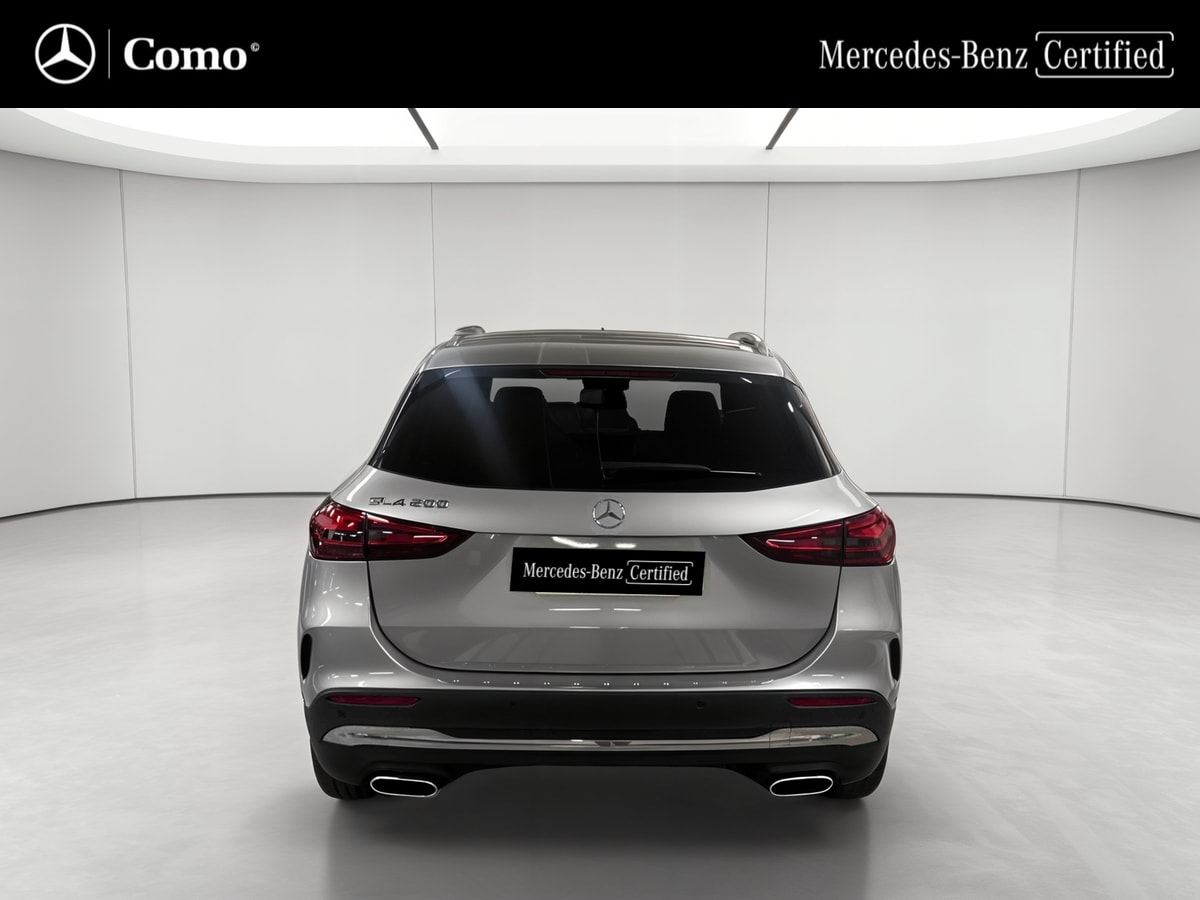 Mercedes-Benz GLA 200 7G-DCT AMG Line — Face arrière
