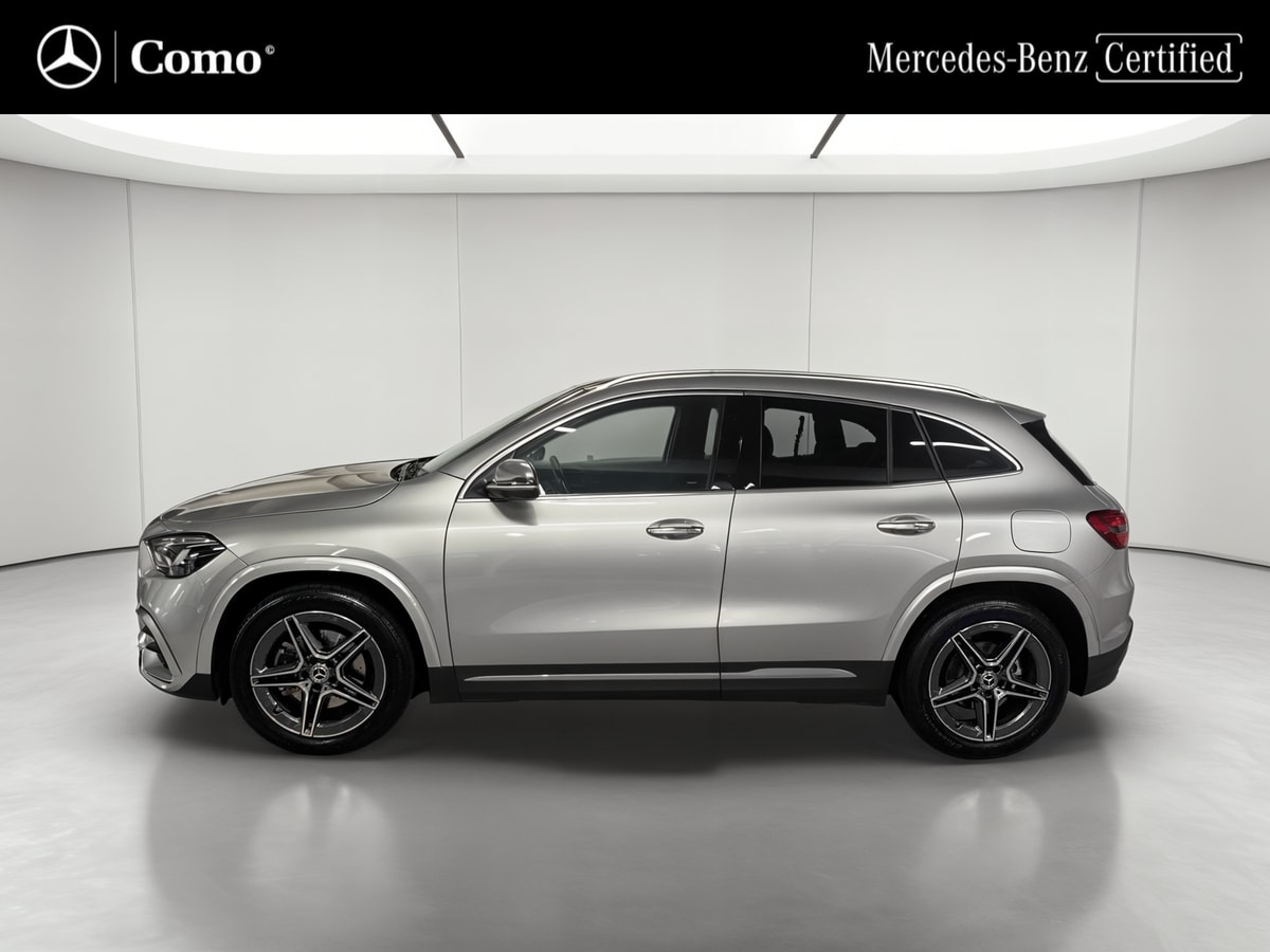 Mercedes-Benz GLA 200 7G-DCT AMG Line — Profil gauche