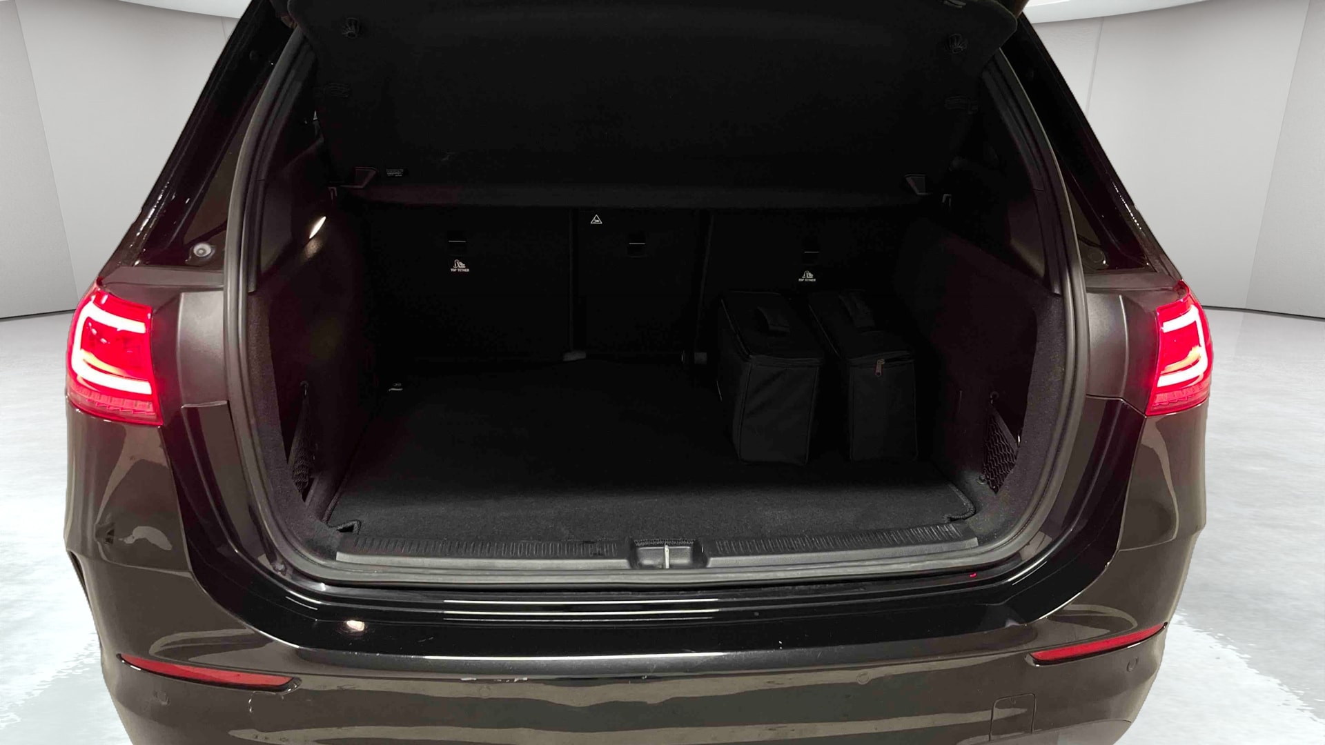 Mercedes-Benz Classe B 250 e 8G-DCT AMG Line Edition — Coffre