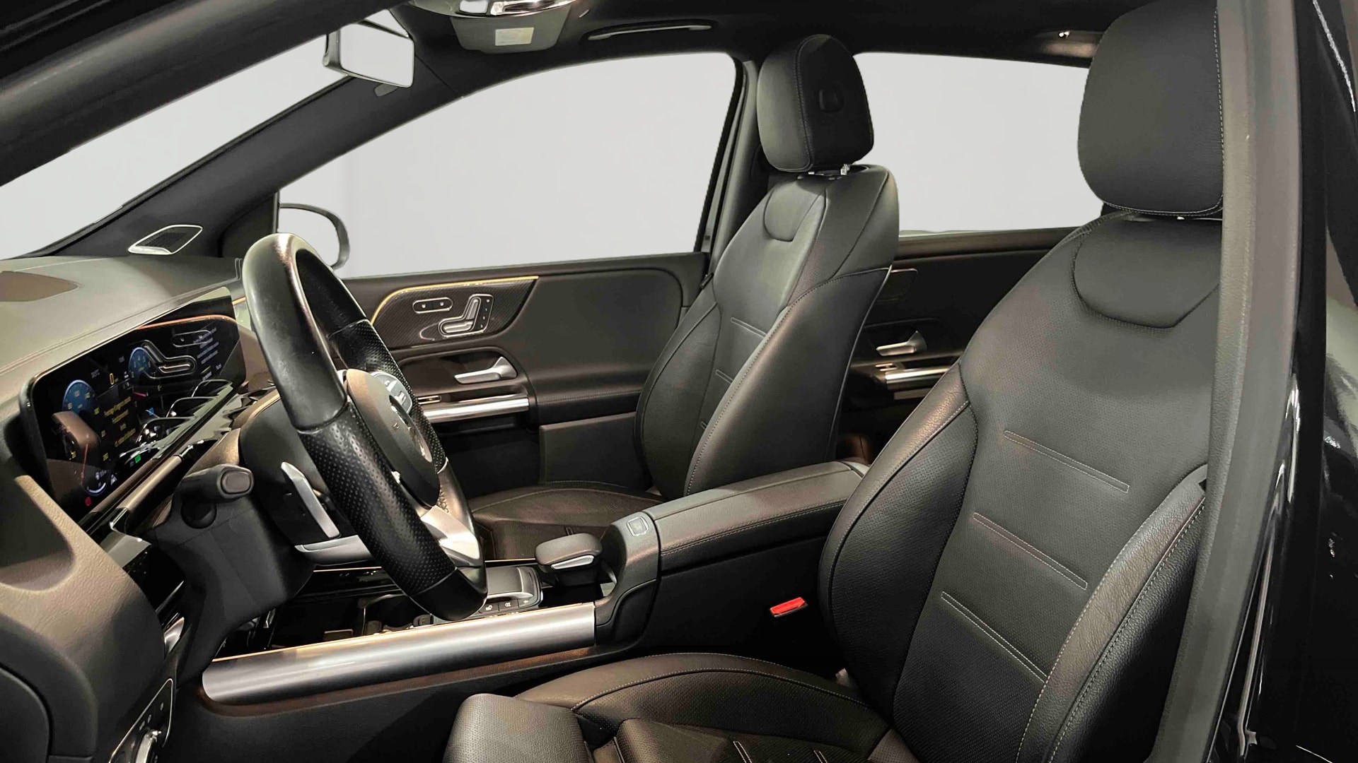 Mercedes-Benz Classe B 250 e 8G-DCT AMG Line Edition — Siège conducteur