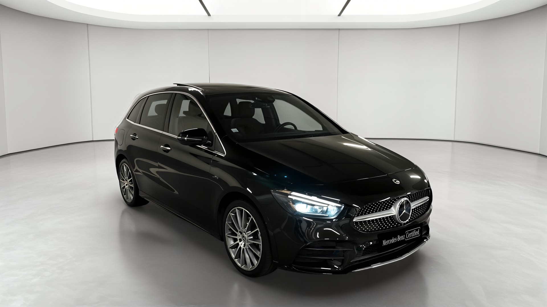 Mercedes-Benz Classe B 250 e 8G-DCT AMG Line Edition — 3/4 avant droit