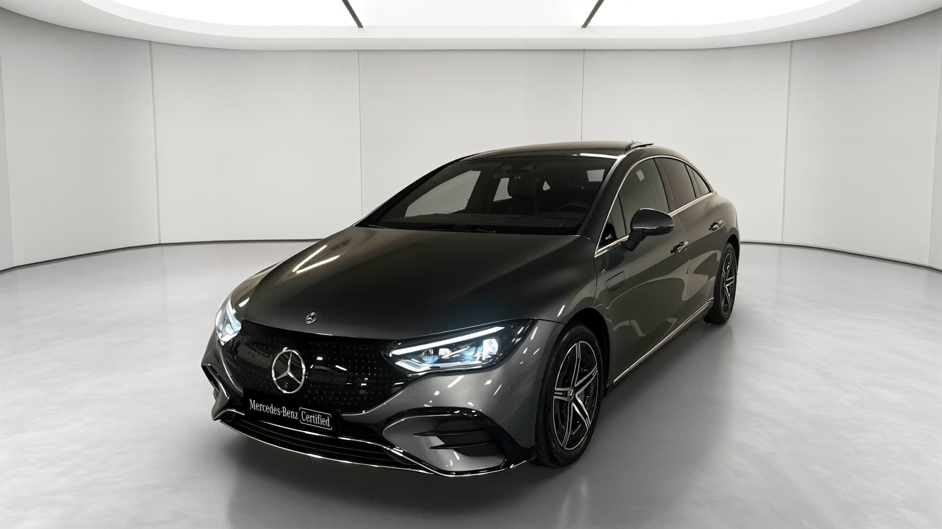 Mercedes-Benz EQE 350 AMG Line — 3/4 avant gauche