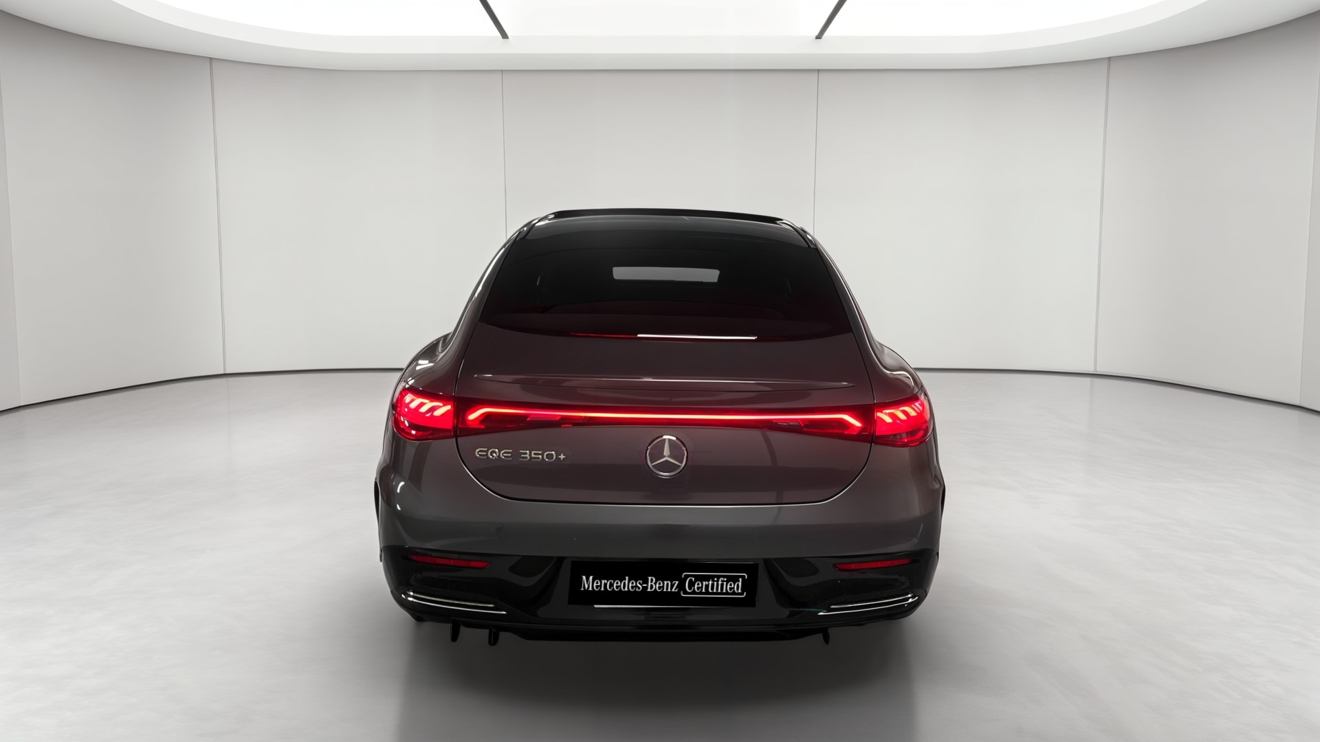 Mercedes-Benz EQE 350 AMG Line — Face arrière