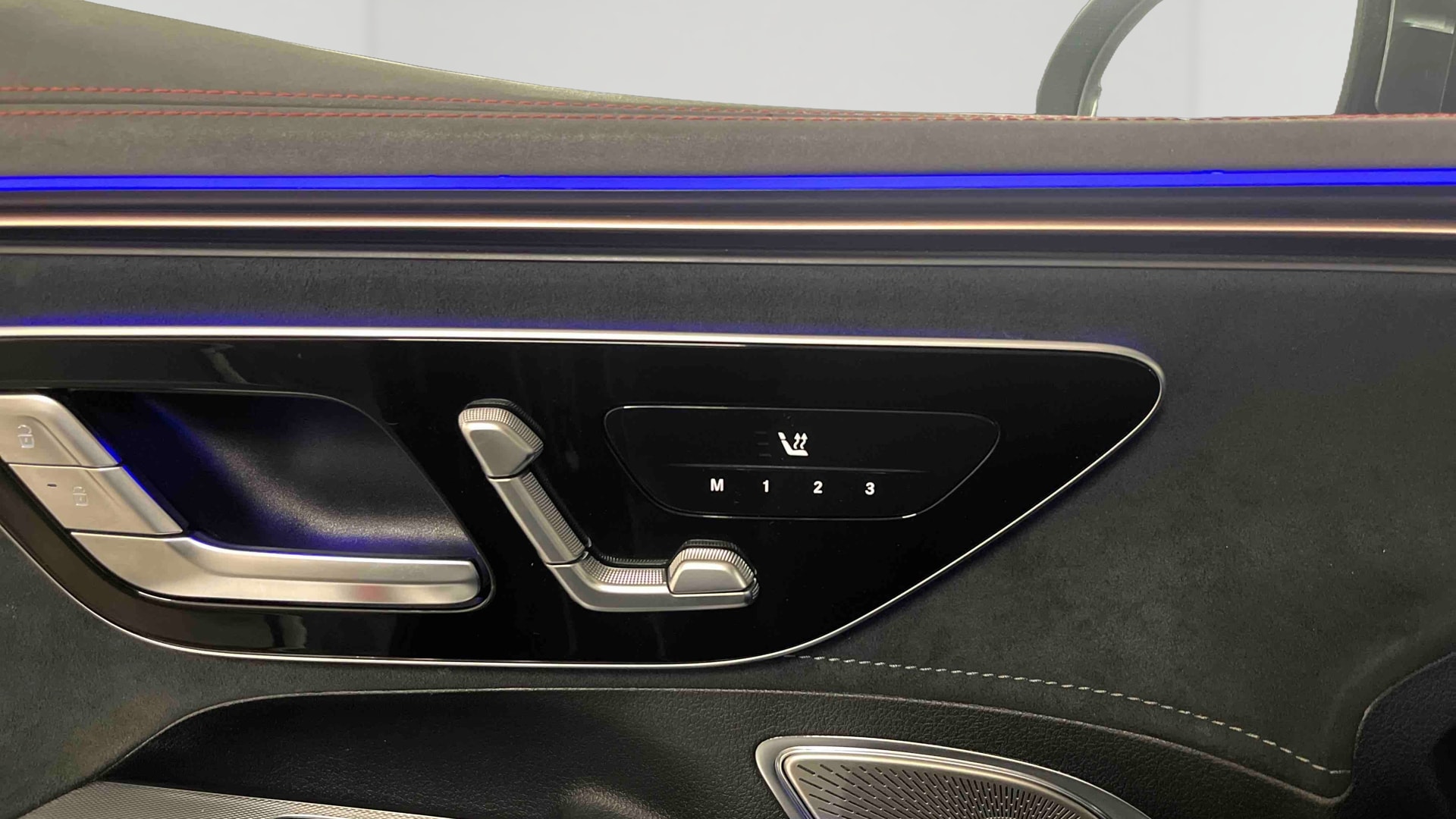 Mercedes-Benz EQE 350 AMG Line — photo 19