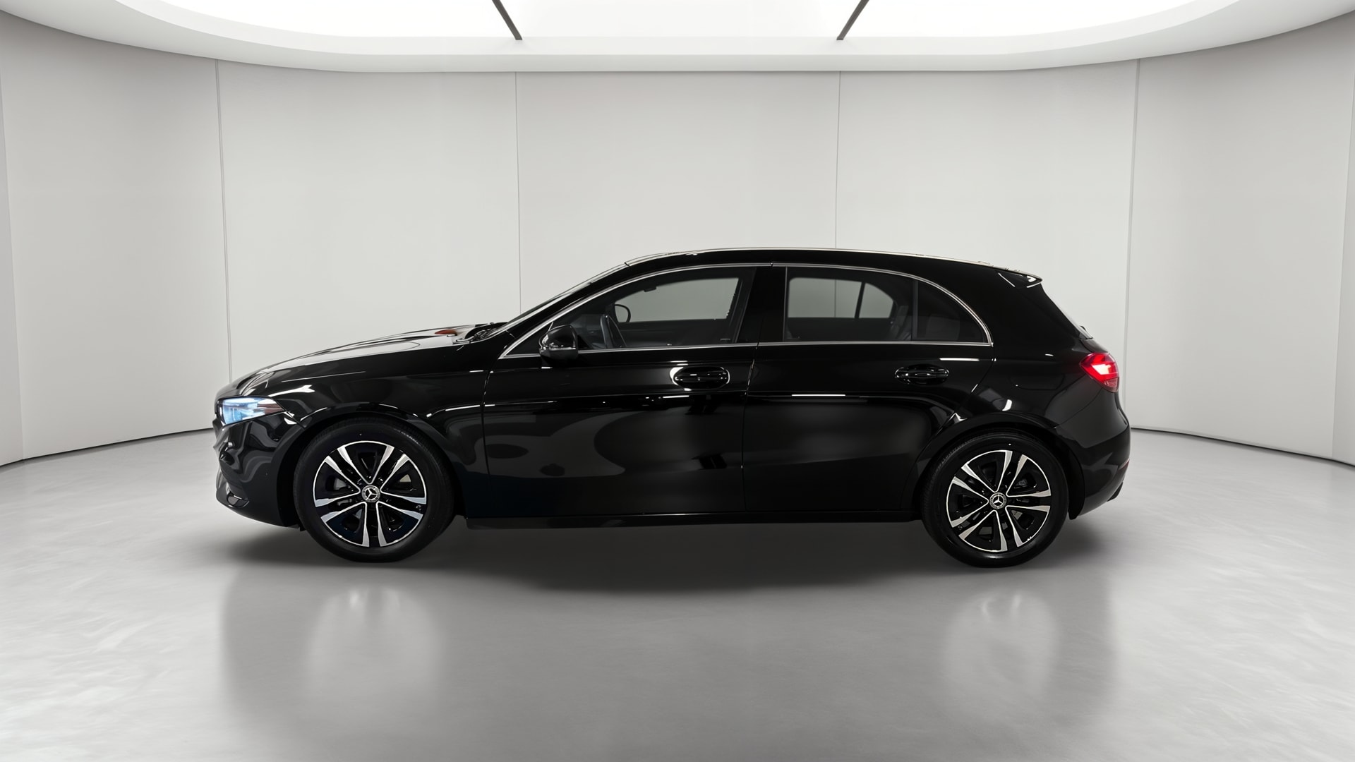 Mercedes-Benz Classe A 180 7G-DCT Progressive Line — Profil gauche