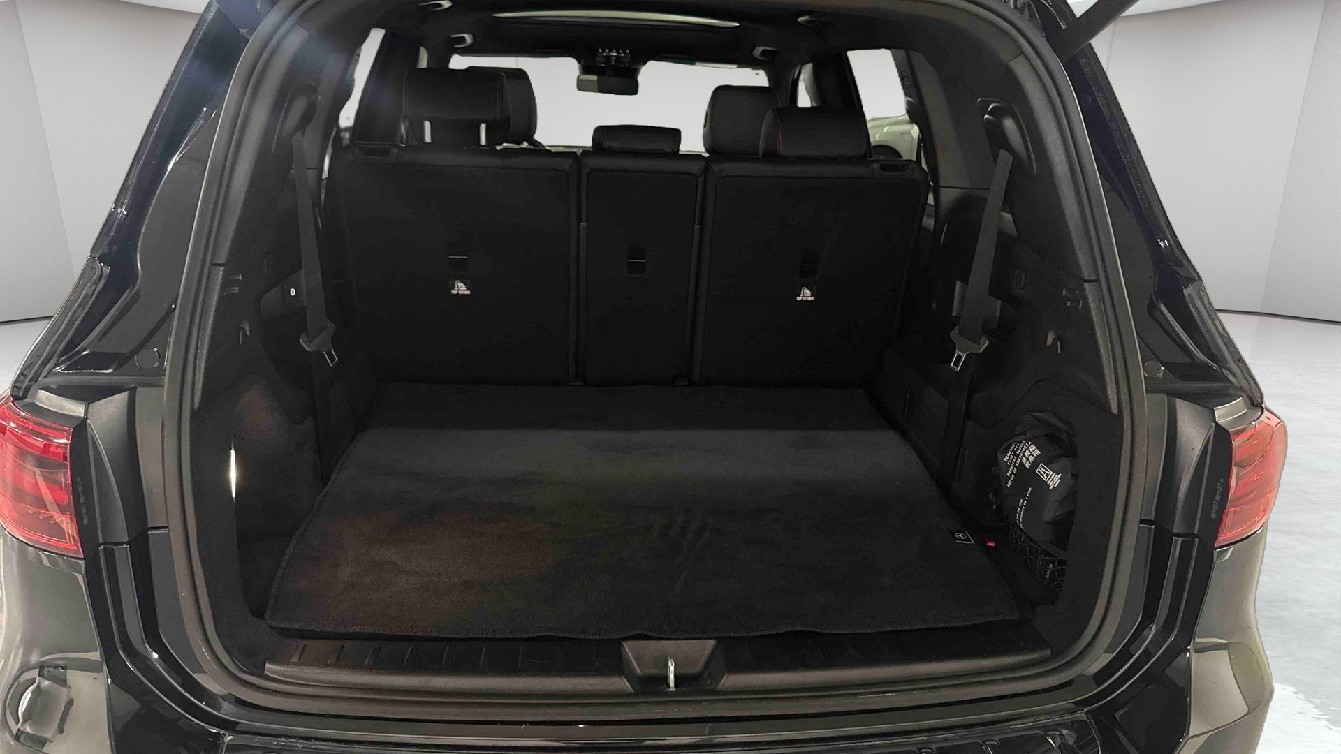 Mercedes-Benz GLB 200 d 8G-DCT AMG Line — Coffre