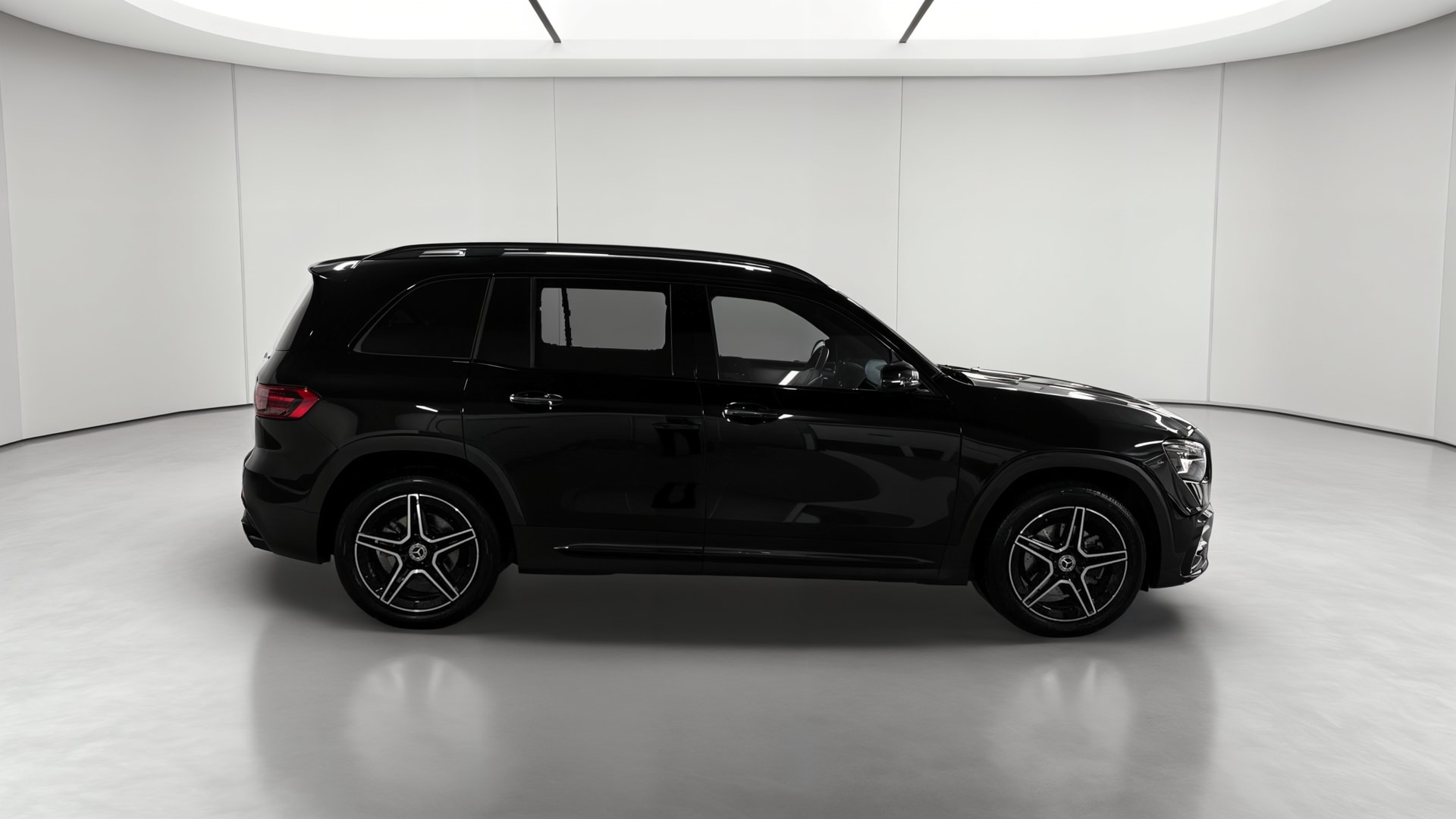 Mercedes-Benz GLB 200 d 8G-DCT AMG Line — Profil droit